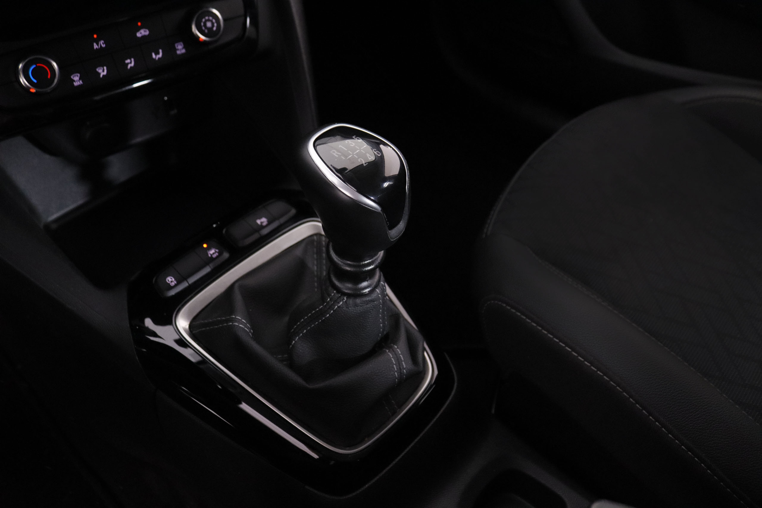 Opel Corsa 1.2T XHL ELEGANCE 100CV 5P # IVA DEDUCIBLE,PARKTORNIC,CAMARA TRASERA foto 19