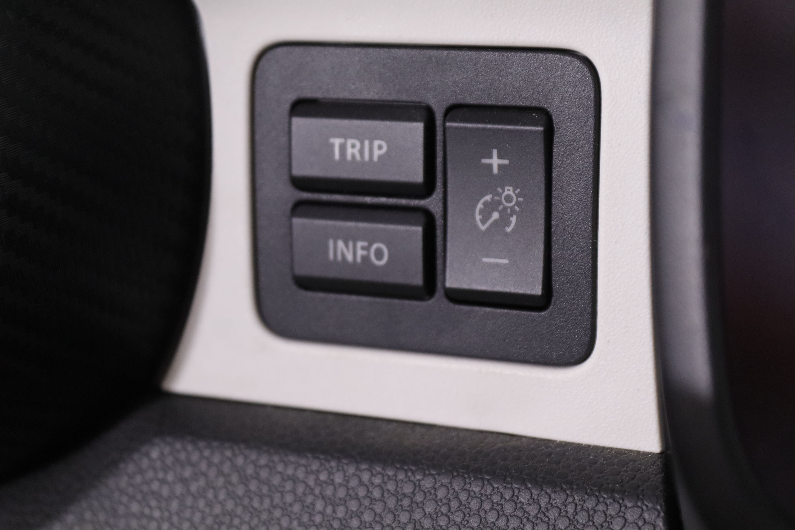 Suzuki Ignis 1.2 GLX 4WD MILD HYBRID 83CV 5P # IVA DEDUCIBLE,CAMARA TRASERA,FAROS LED foto 24