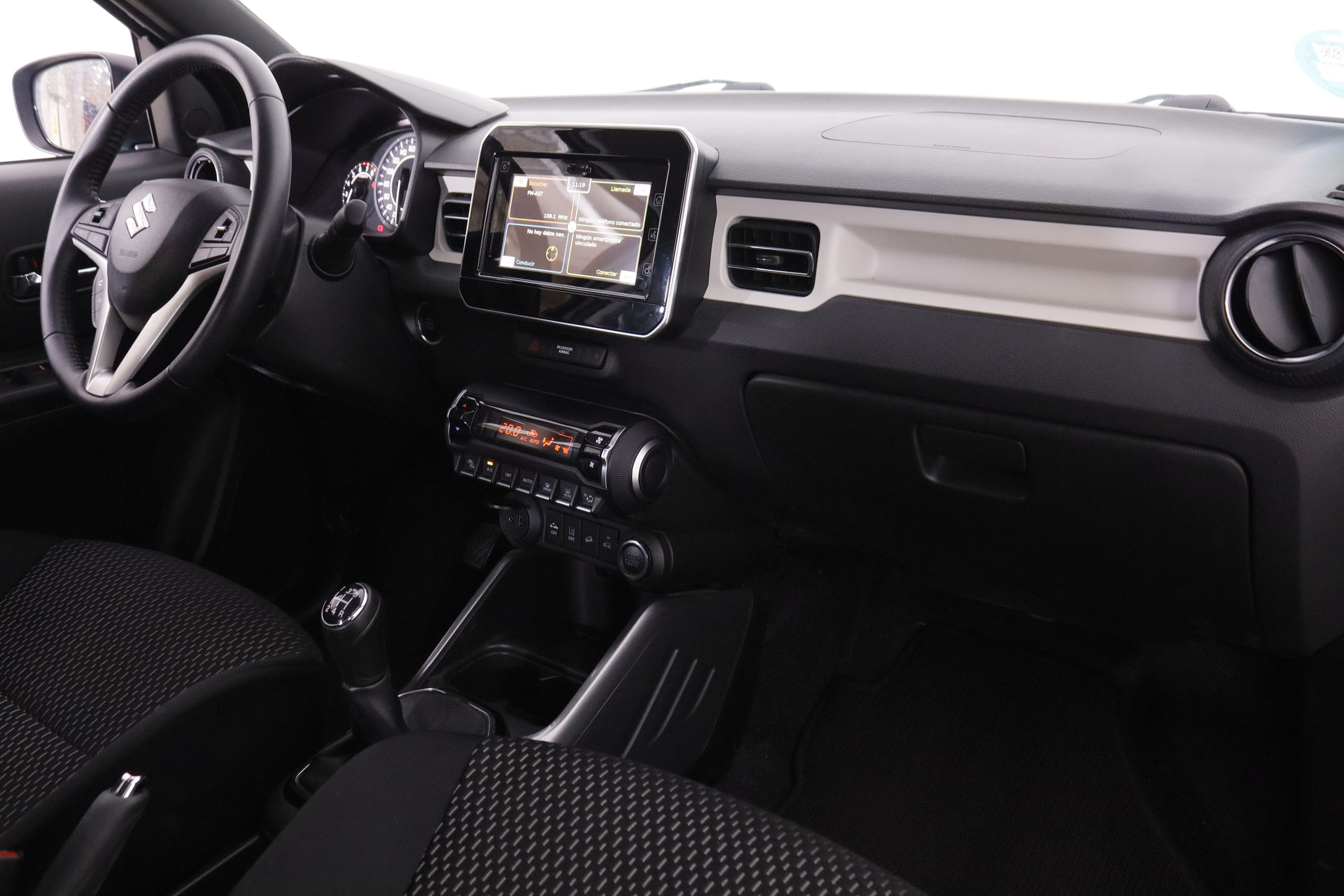 Suzuki Ignis 1.2 GLX 4WD MILD HYBRID 83CV 5P # IVA DEDUCIBLE,CAMARA TRASERA,FAROS LED foto 15