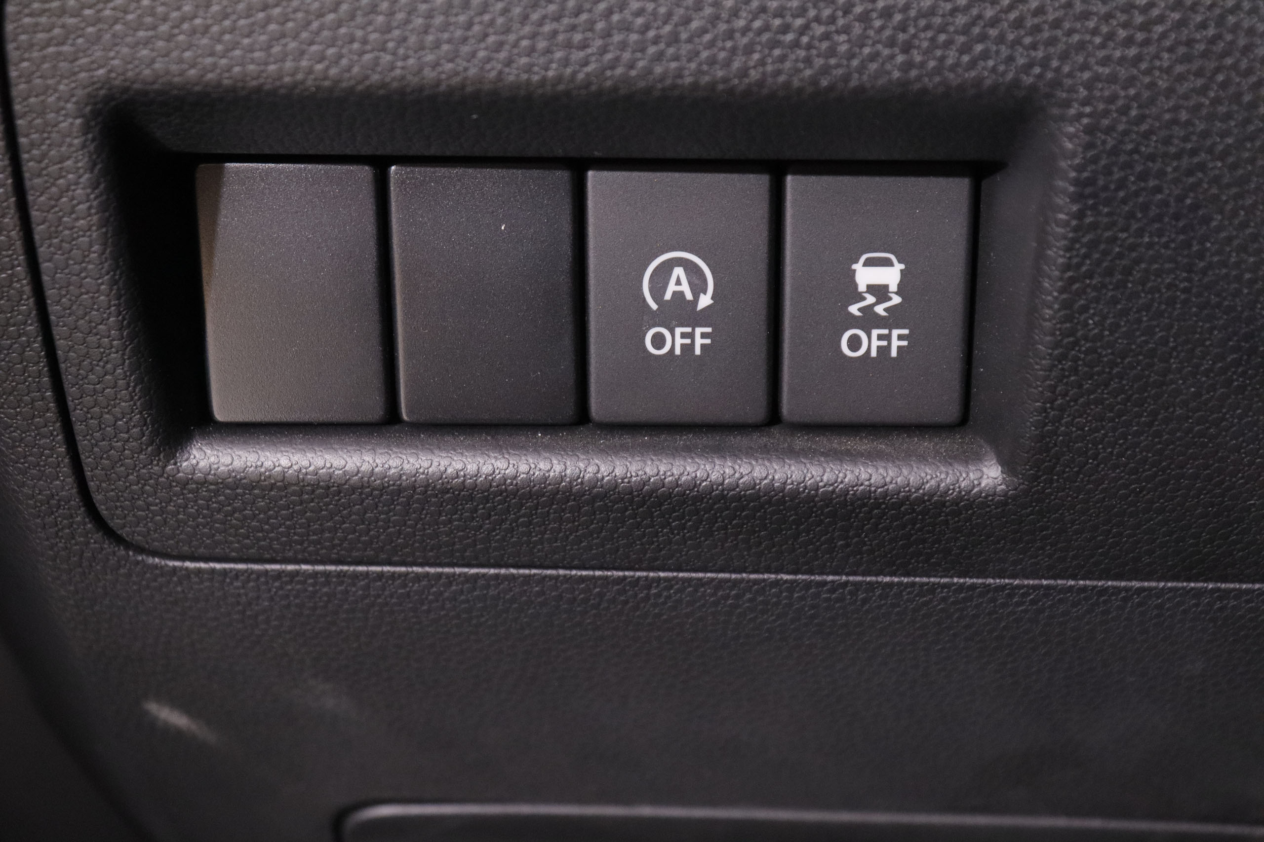 Suzuki Ignis 1.2 GLX 4WD MILD HYBRID 83CV 5P # IVA DEDUCIBLE,CAMARA TRASERA,FAROS LED foto 23