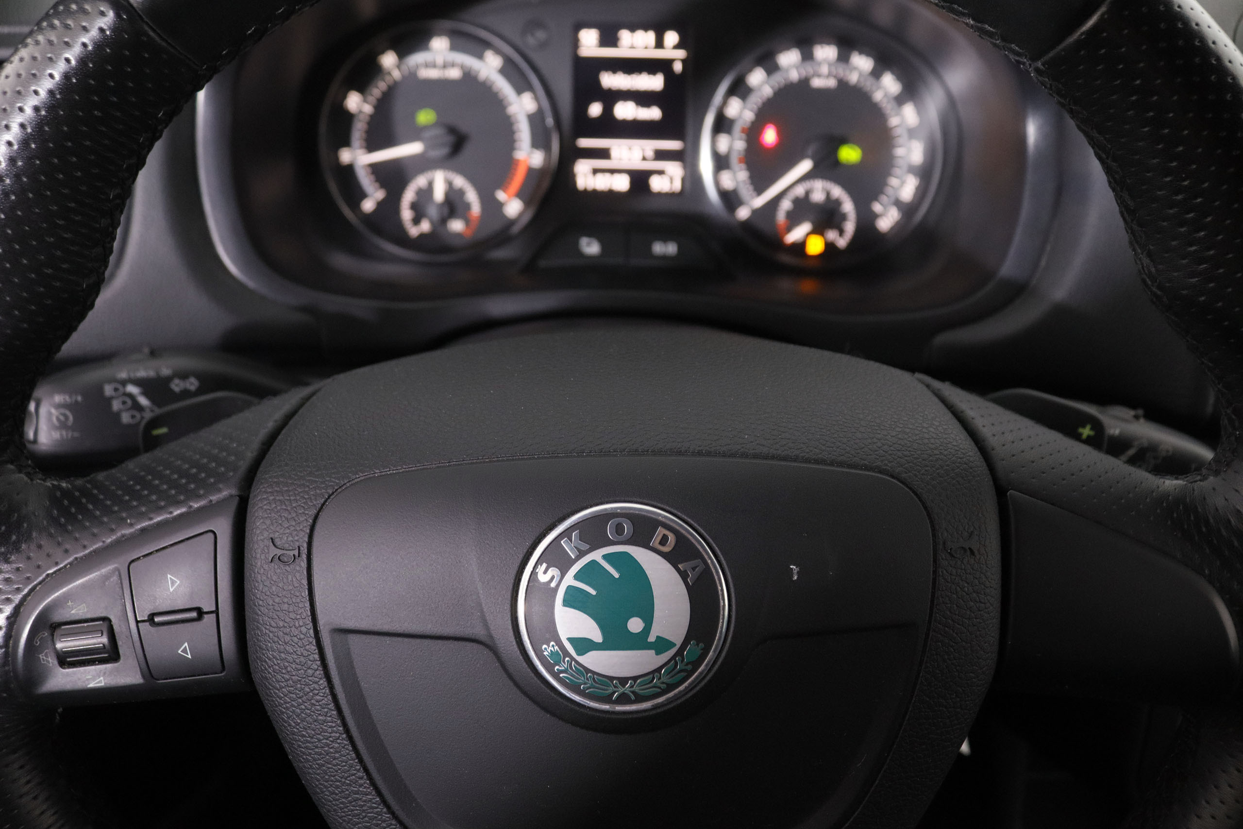 Skoda Fabia 1.4 TSI RS DSG 180cv 5P # NAVEGACION foto 17