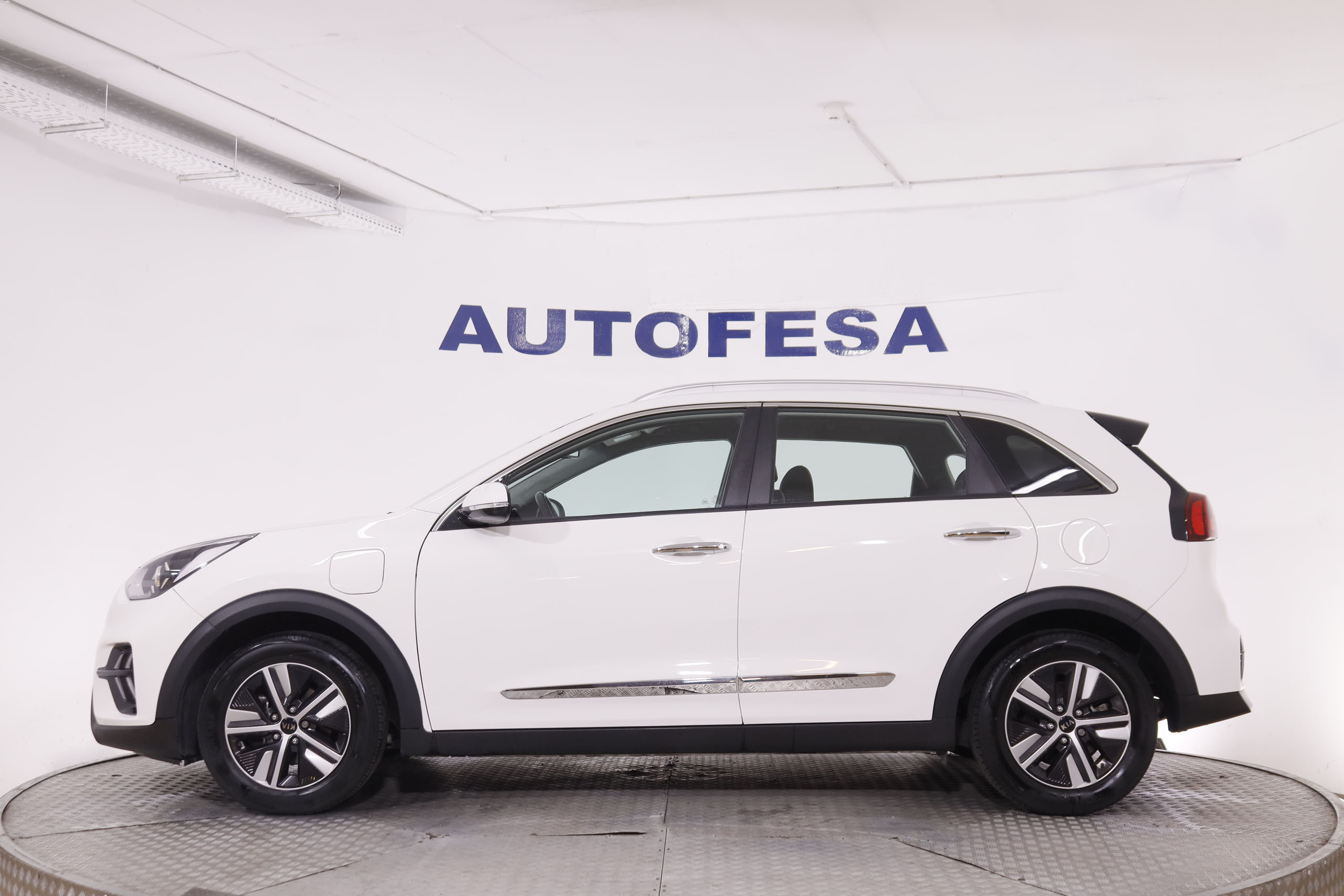 Kia Niro 1.6 GDI PHEV DRIVE AUTO 141CV 5P # GARANTIA FABRICA 05/2027,IVA DEDUCIBLE,NAVY,CAMARA TRASERA,PARKTRONIC foto 5