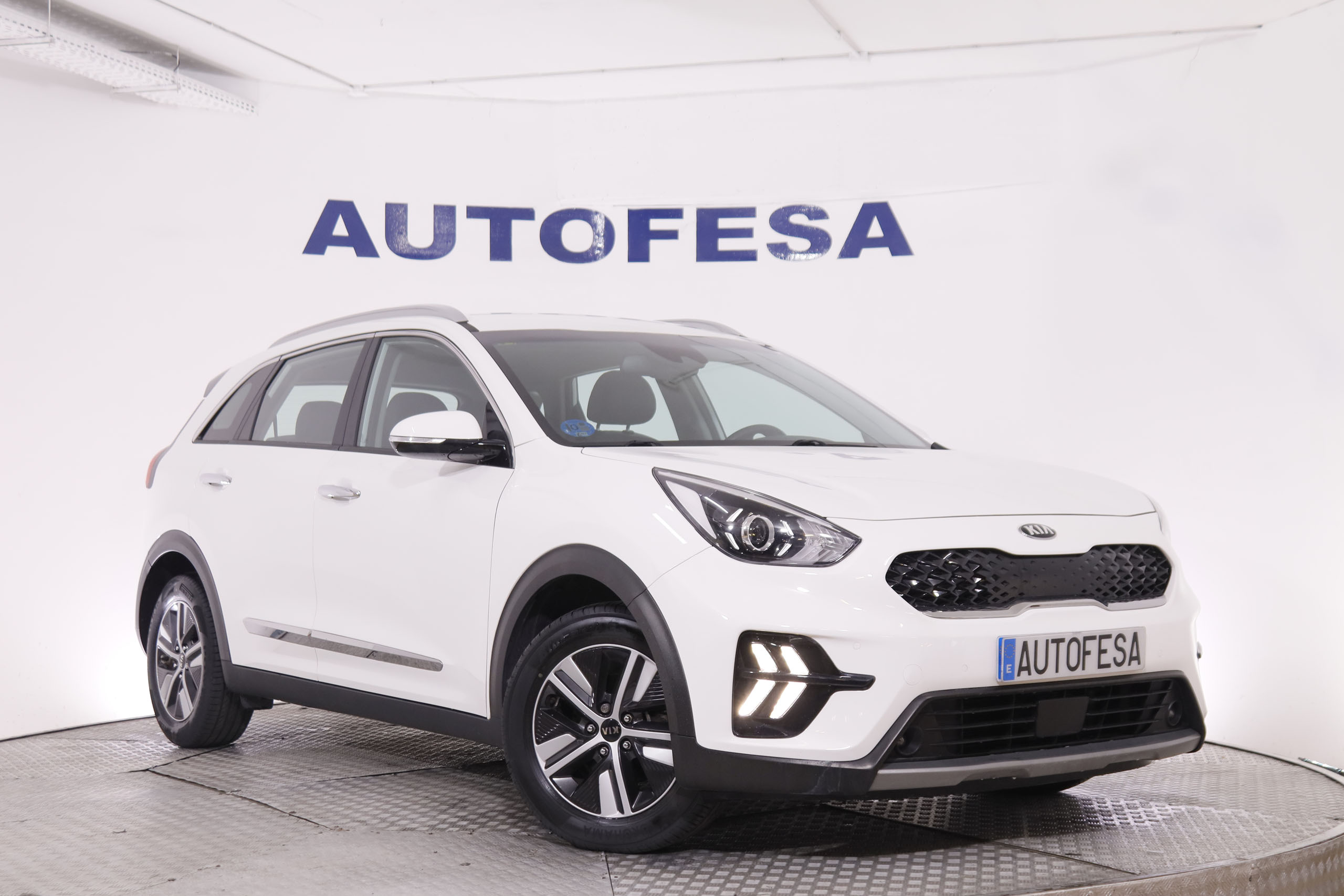Kia Niro 1.6 GDI PHEV DRIVE AUTO 141CV 5P # GARANTIA FABRICA 05/2027,IVA DEDUCIBLE,NAVY,CAMARA TRASERA,PARKTRONIC foto 3