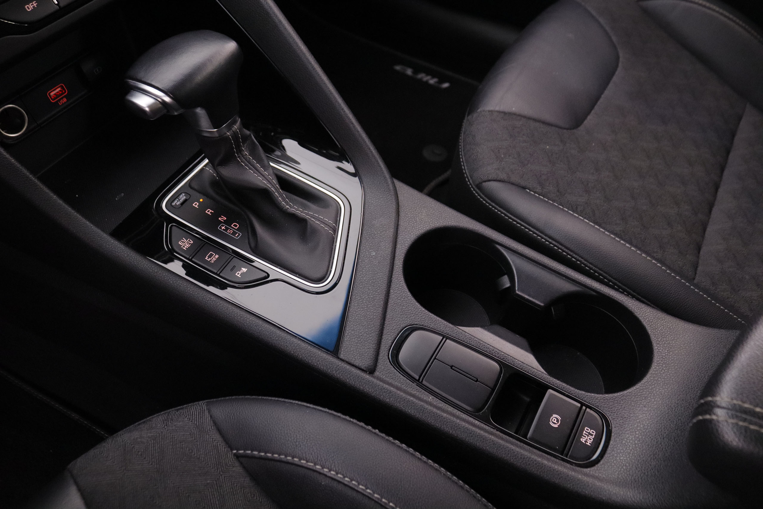 Kia Niro 1.6 GDI PHEV DRIVE AUTO 141CV 5P # GARANTIA FABRICA 05/2027,IVA DEDUCIBLE,NAVY,CAMARA TRASERA,PARKTRONIC foto 18