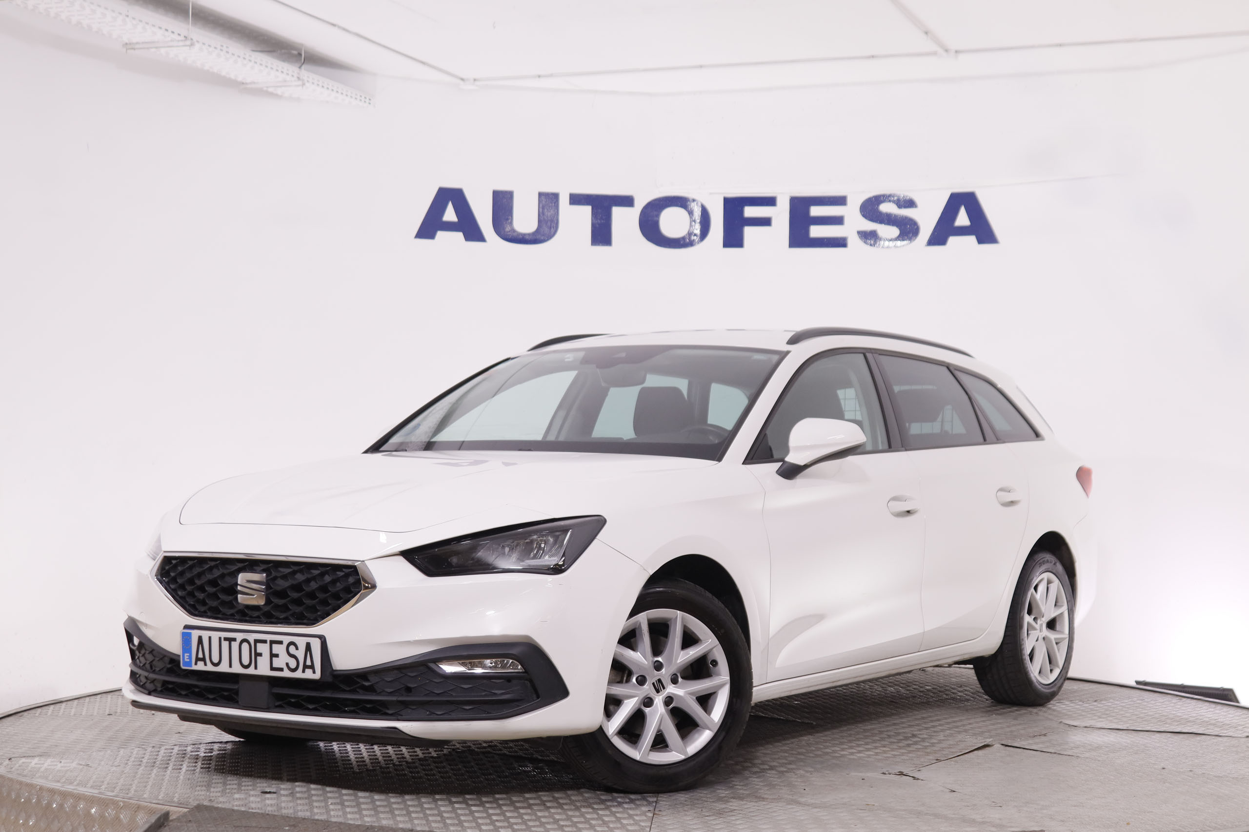 Seat Leon 1.eTSI STYLE DSG AUTO 110CV 5P # IVA DEDUCIBLE,NAVEGACION,CAMARA TRASERA,PARKTRONIC,FAROS LED foto 1