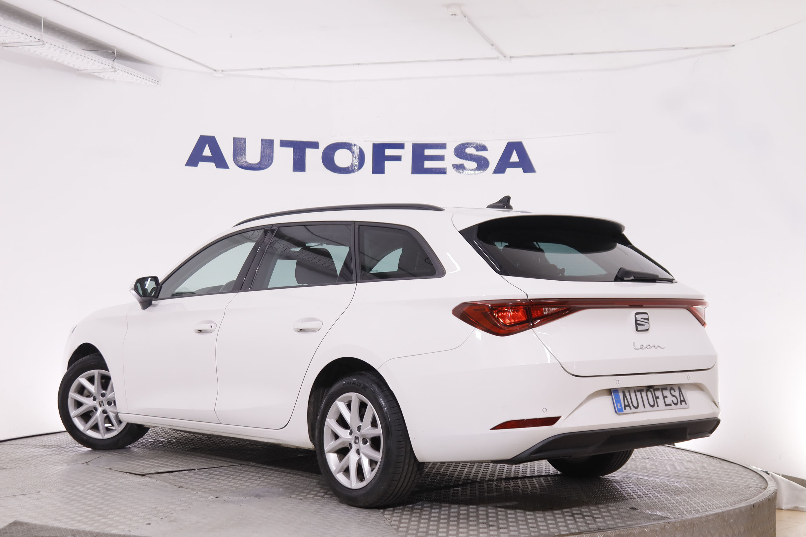 Seat Leon 1.eTSI STYLE DSG AUTO 110CV 5P # IVA DEDUCIBLE,NAVEGACION,CAMARA TRASERA,PARKTRONIC,FAROS LED foto 9