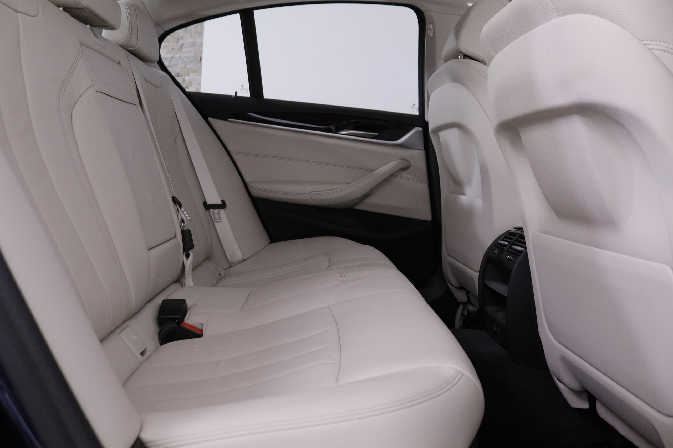 BMW 530 SERIE 5 530e iPERFORMANCE 252CV AUTO 4P  # NAVY,CUERO,FAROS LED foto 18