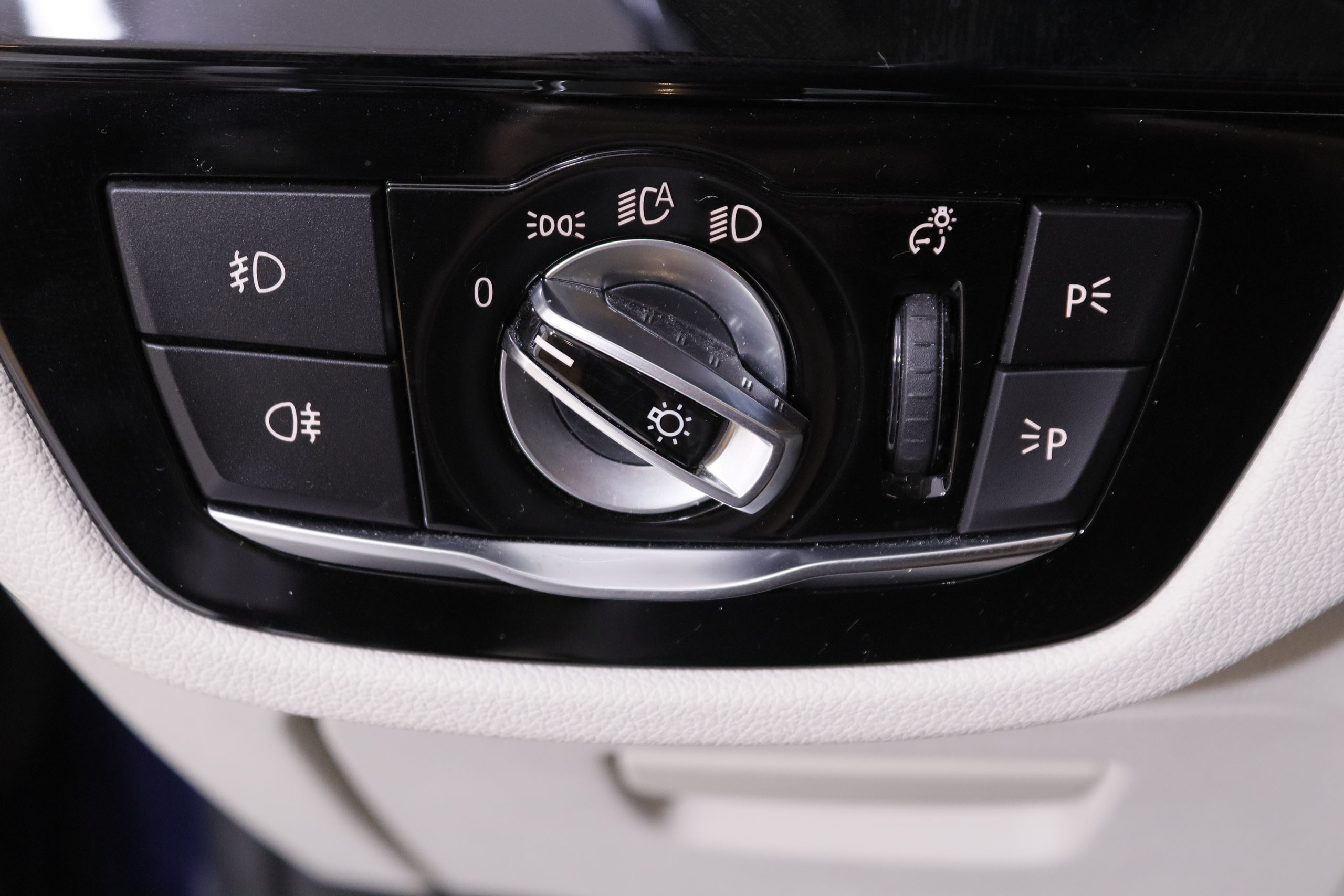 BMW 530 SERIE 5 530e iPERFORMANCE 252CV AUTO 4P  # NAVY,CUERO,FAROS LED foto 29