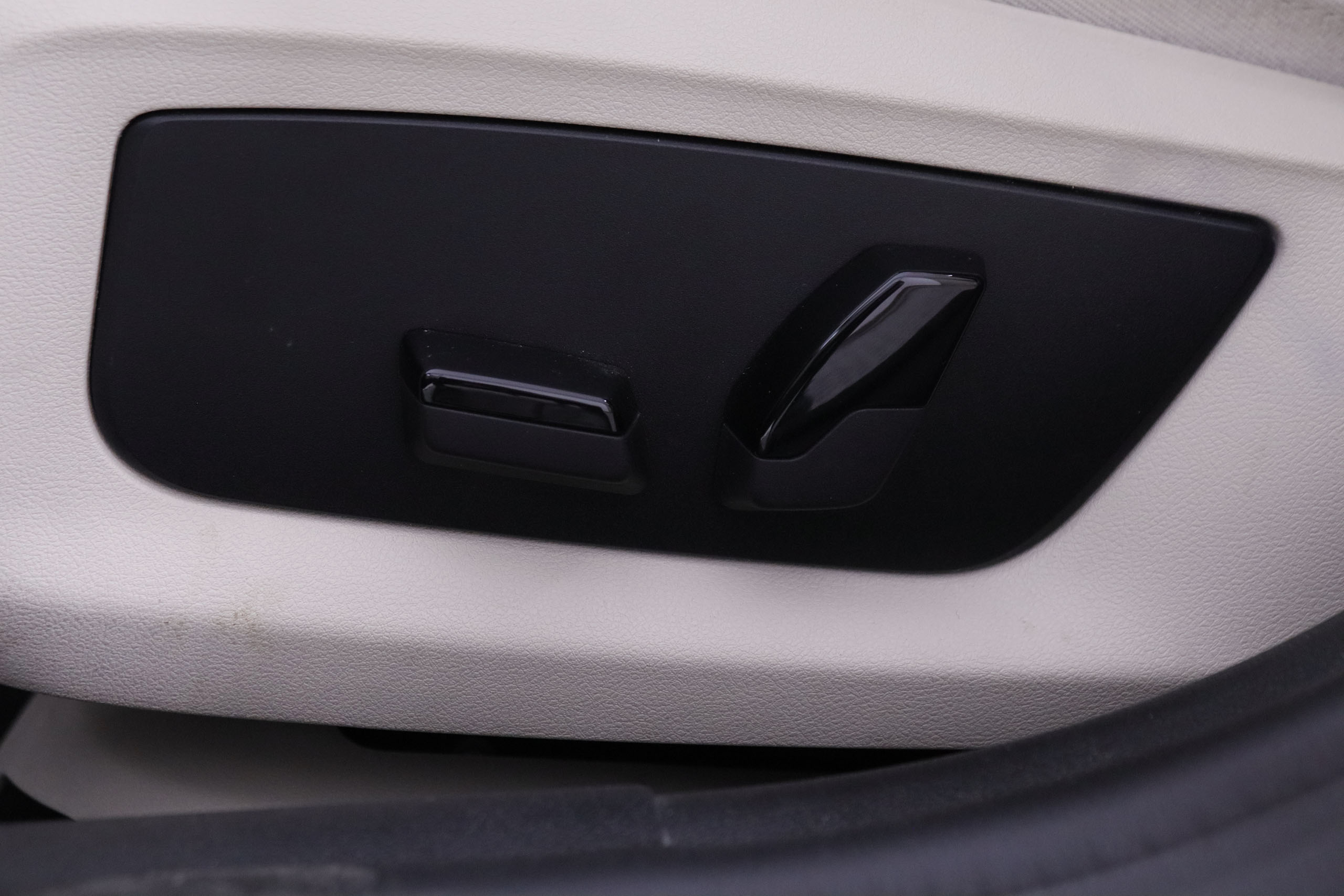 BMW 530 SERIE 5 530e iPERFORMANCE 252CV AUTO 4P  # NAVY,CUERO,FAROS LED foto 31