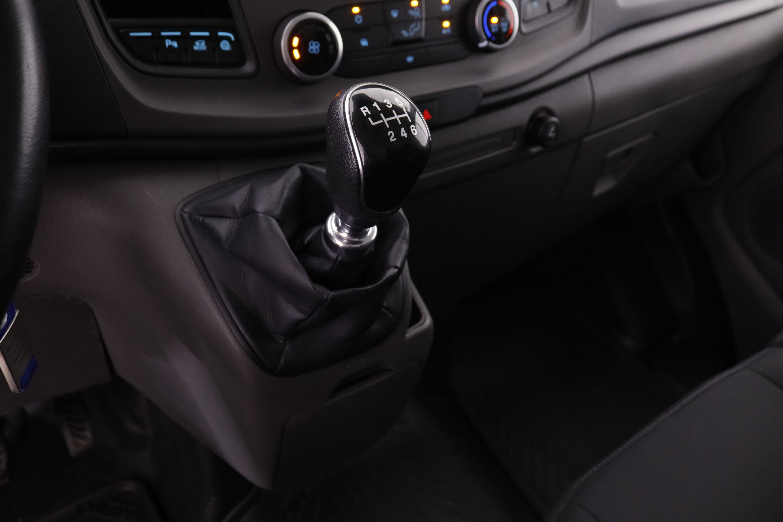 Ford Transit  Custom 2.0 ECOBLUE HYBRID L2H1 130CV 3P REFRIGERADO # IVA DEDUCIBLE,PARKTORNIC foto 17