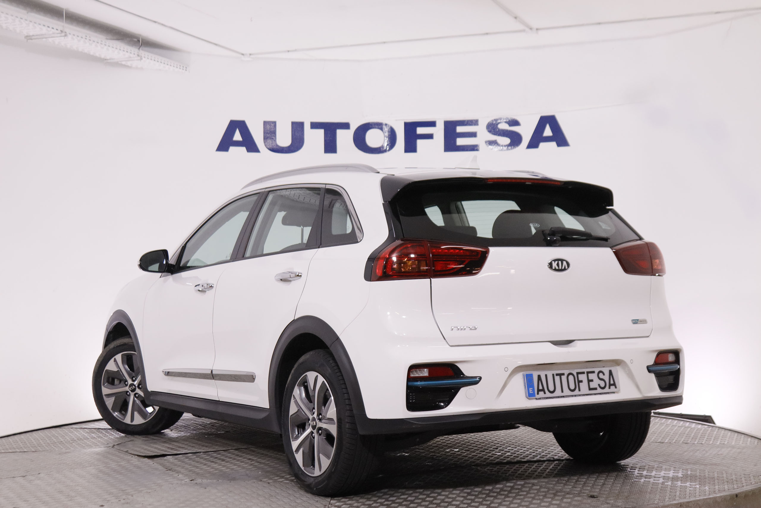 Kia E-NIRO ELECTRICO DRIVE LONG RANGE AUTO 204CV 5P # IVA DEDUCIBLE, NAVY, PARKTRONIC foto 7