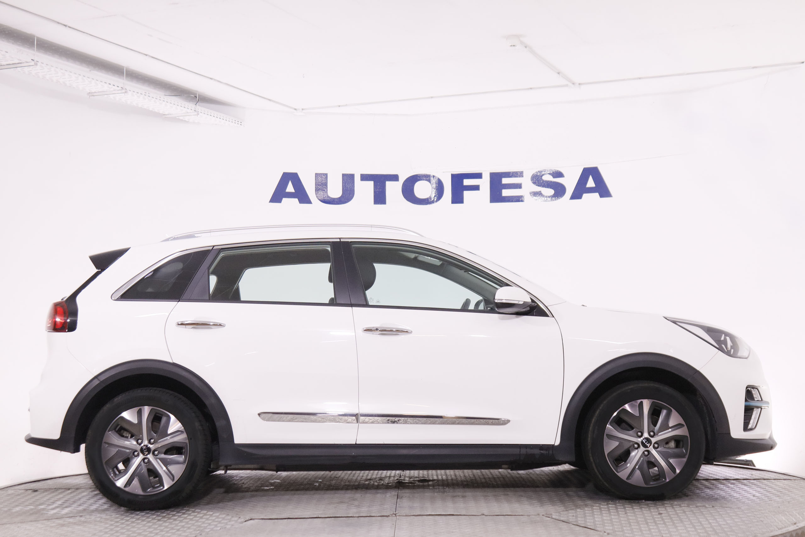 Kia E-NIRO ELECTRICO DRIVE LONG RANGE AUTO 204CV 5P # IVA DEDUCIBLE, NAVY, PARKTRONIC foto 13