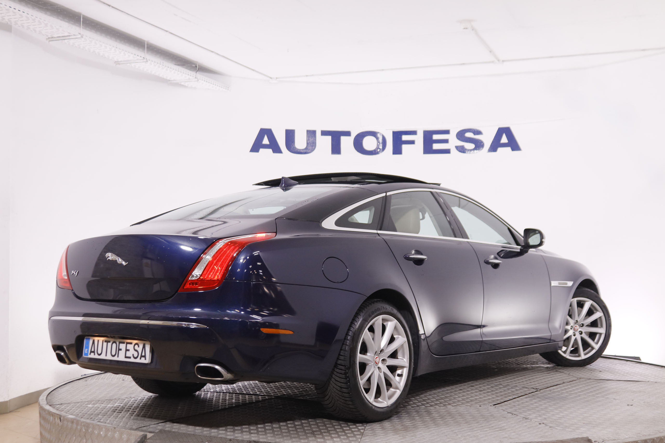 Jaguar Xj 3.0D LUXURY SWB 4P AUTO 275CV 4P  #CUERO, TECHO ELEC, LEVAS foto 7
