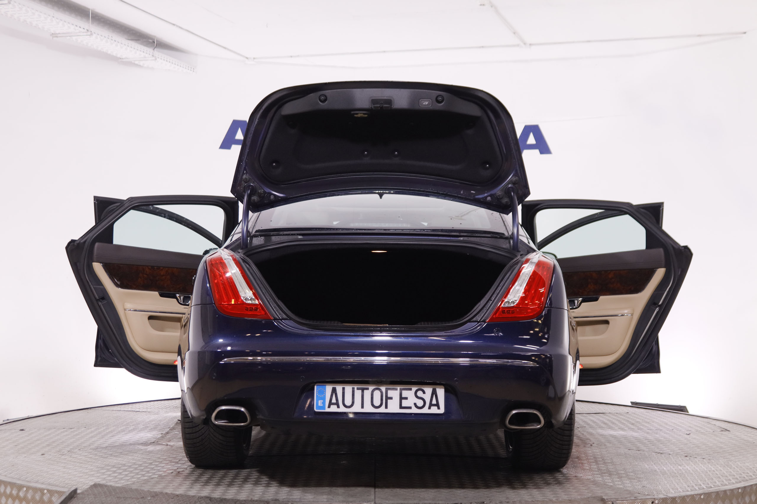 Jaguar Xj 3.0D LUXURY SWB 4P AUTO 275CV 4P  #CUERO, TECHO ELEC, LEVAS foto 10