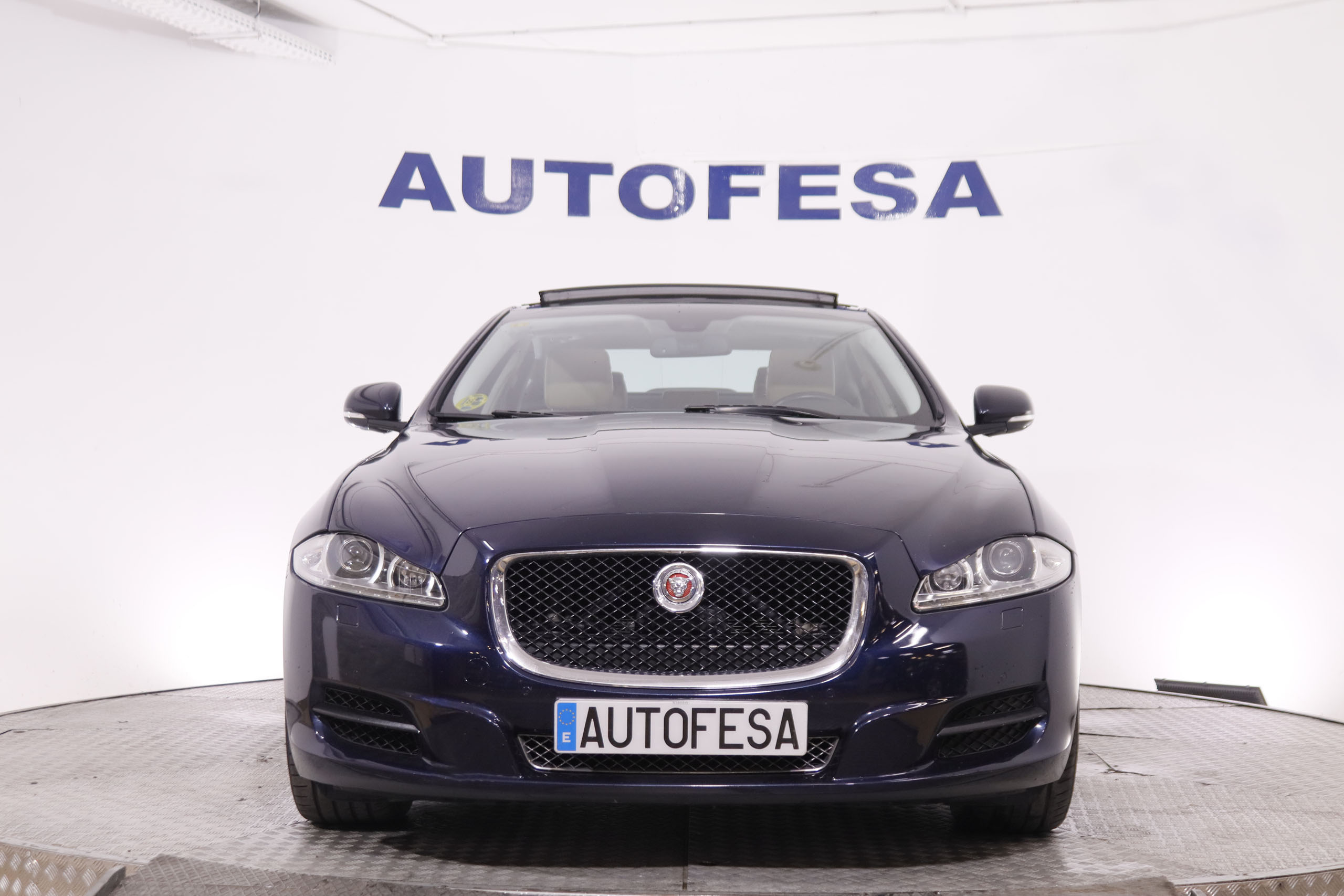 Jaguar Xj 3.0D LUXURY SWB 4P AUTO 275CV 4P  #CUERO, TECHO ELEC, LEVAS foto 2