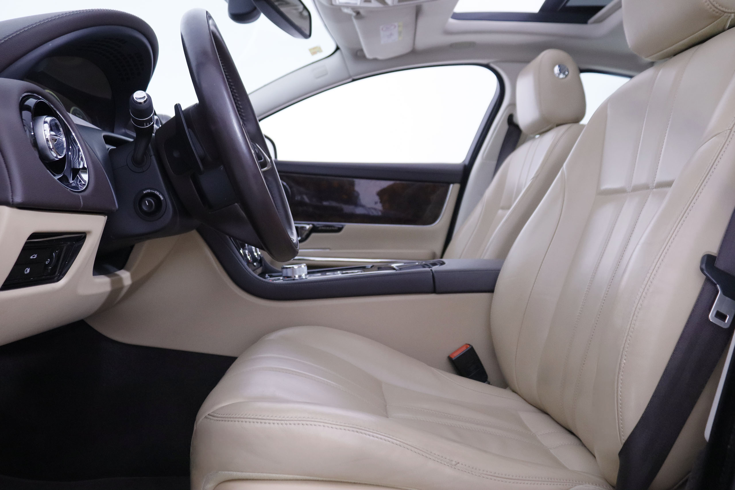 Jaguar Xj 3.0D LUXURY SWB 4P AUTO 275CV 4P  #CUERO, TECHO ELEC, LEVAS foto 25