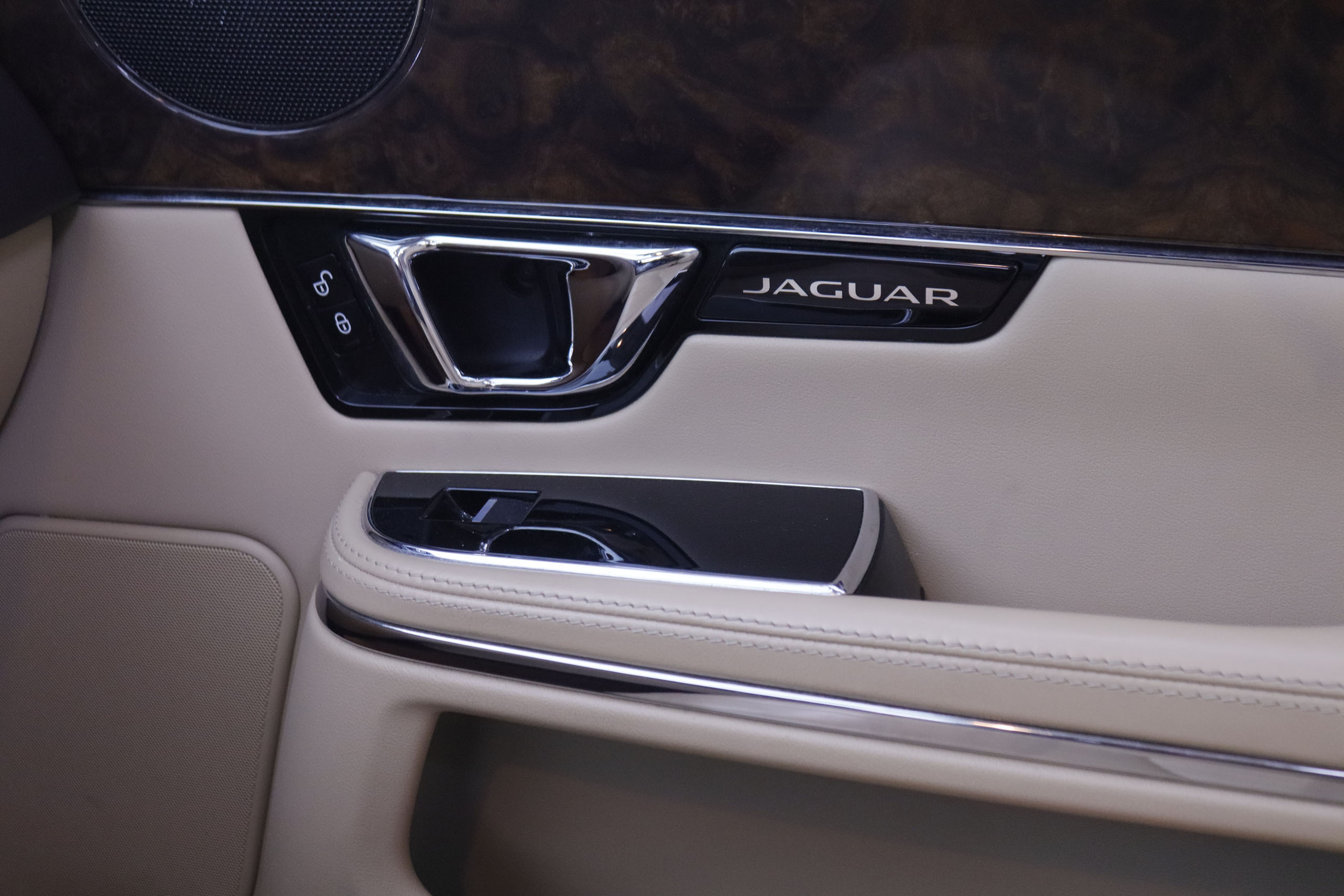 Jaguar Xj 3.0D LUXURY SWB 4P AUTO 275CV 4P  #CUERO, TECHO ELEC, LEVAS foto 29