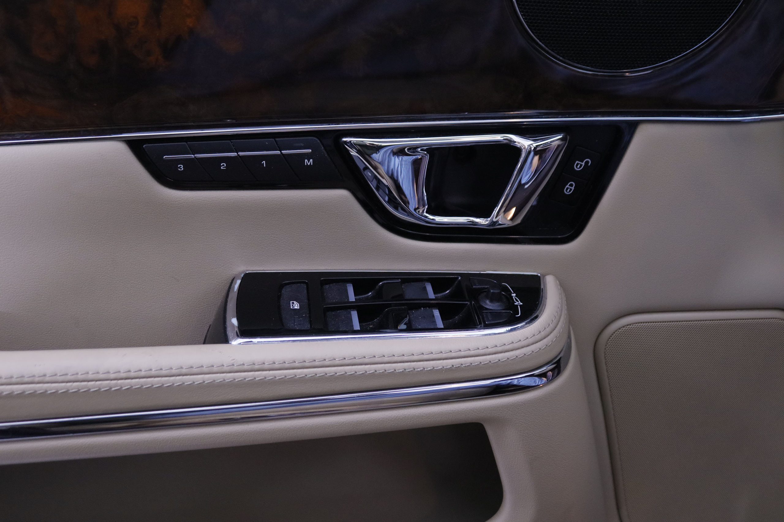 Jaguar Xj 3.0D LUXURY SWB 4P AUTO 275CV 4P  #CUERO, TECHO ELEC, LEVAS foto 26