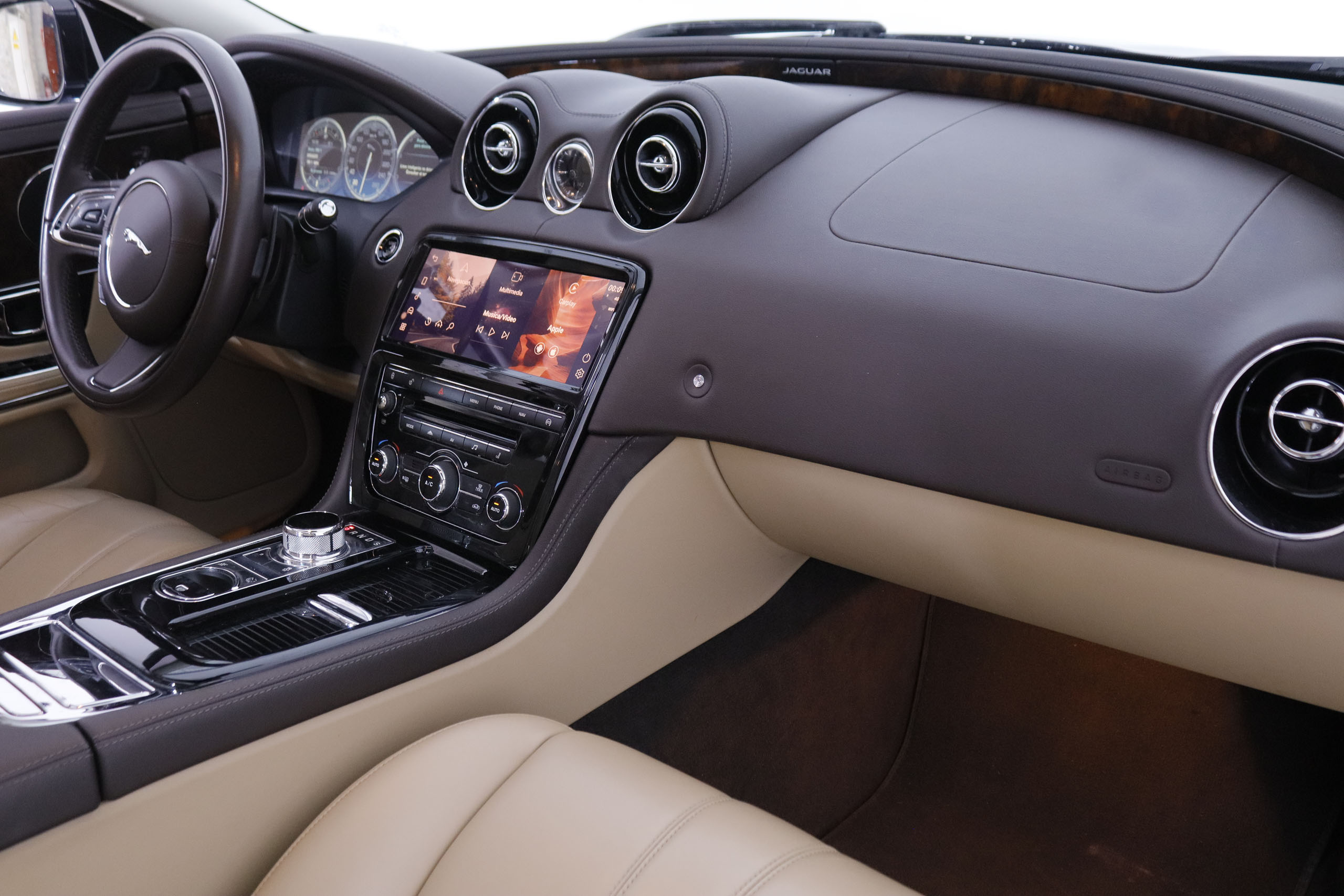 Jaguar Xj 3.0D LUXURY SWB 4P AUTO 275CV 4P  #CUERO, TECHO ELEC, LEVAS foto 18