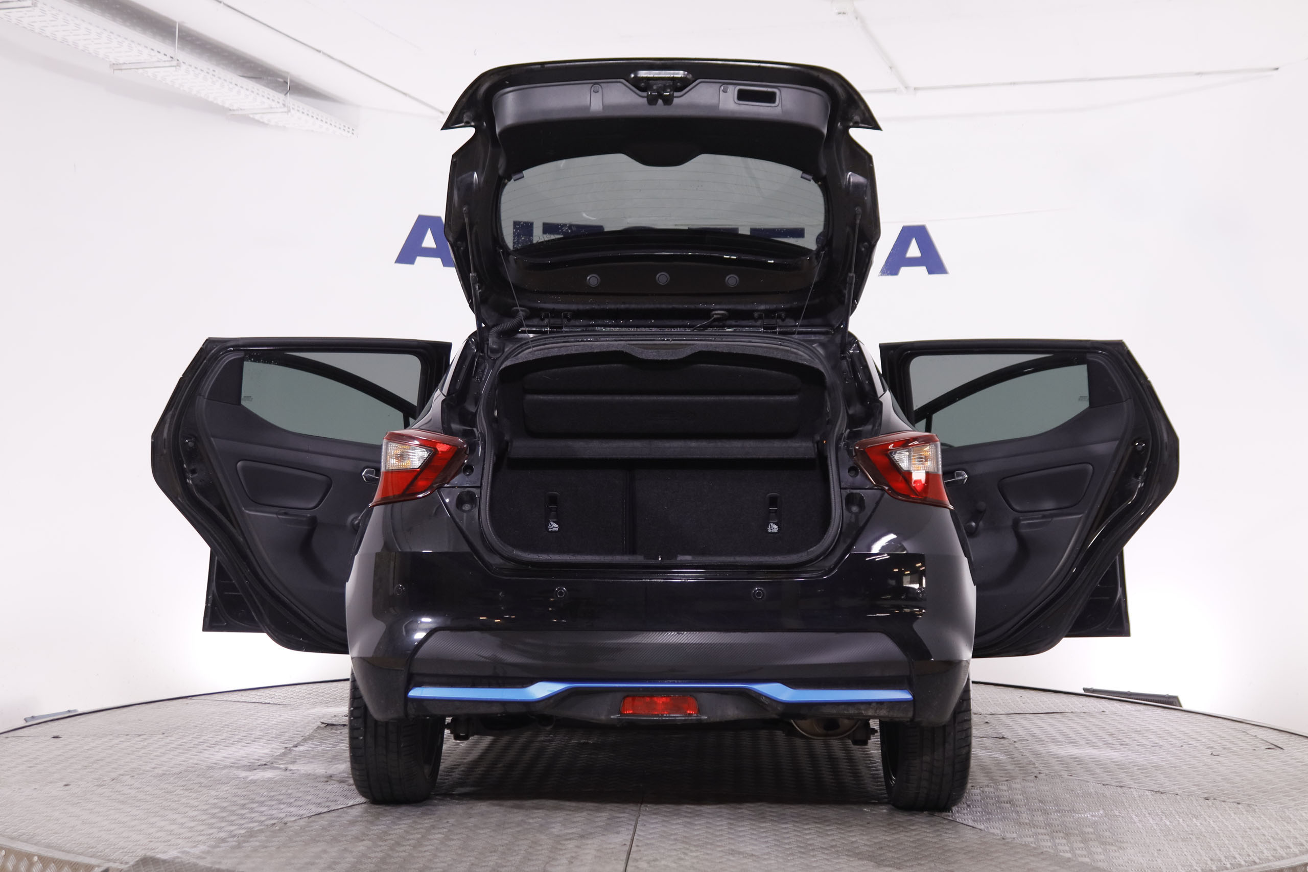 Nissan Micra 0.9 IG-T N-Connecta 90CV 5P # NAVY, PARKTRONIC foto 10