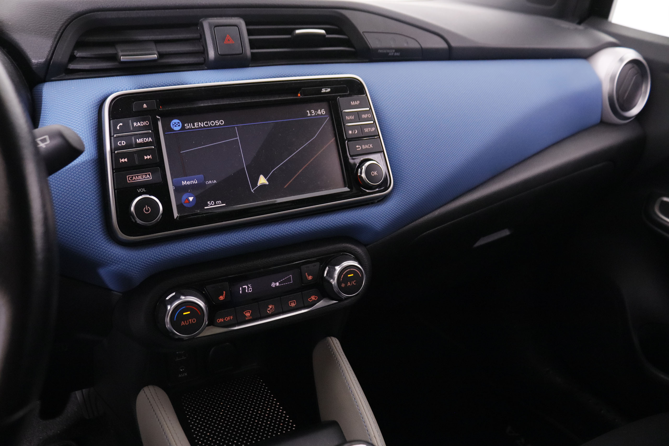 Nissan Micra 0.9 IG-T N-Connecta 90CV 5P # NAVY, PARKTRONIC foto 18
