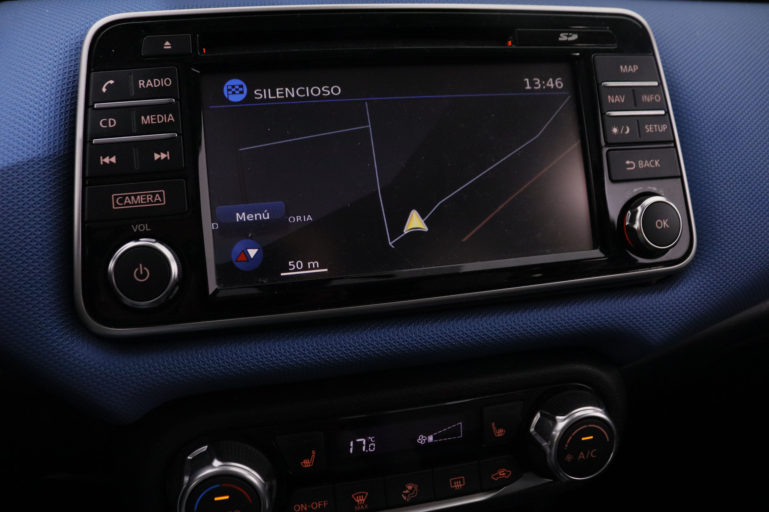 Nissan Micra 0.9 IG-T N-Connecta 90CV 5P # NAVY, PARKTRONIC foto 19