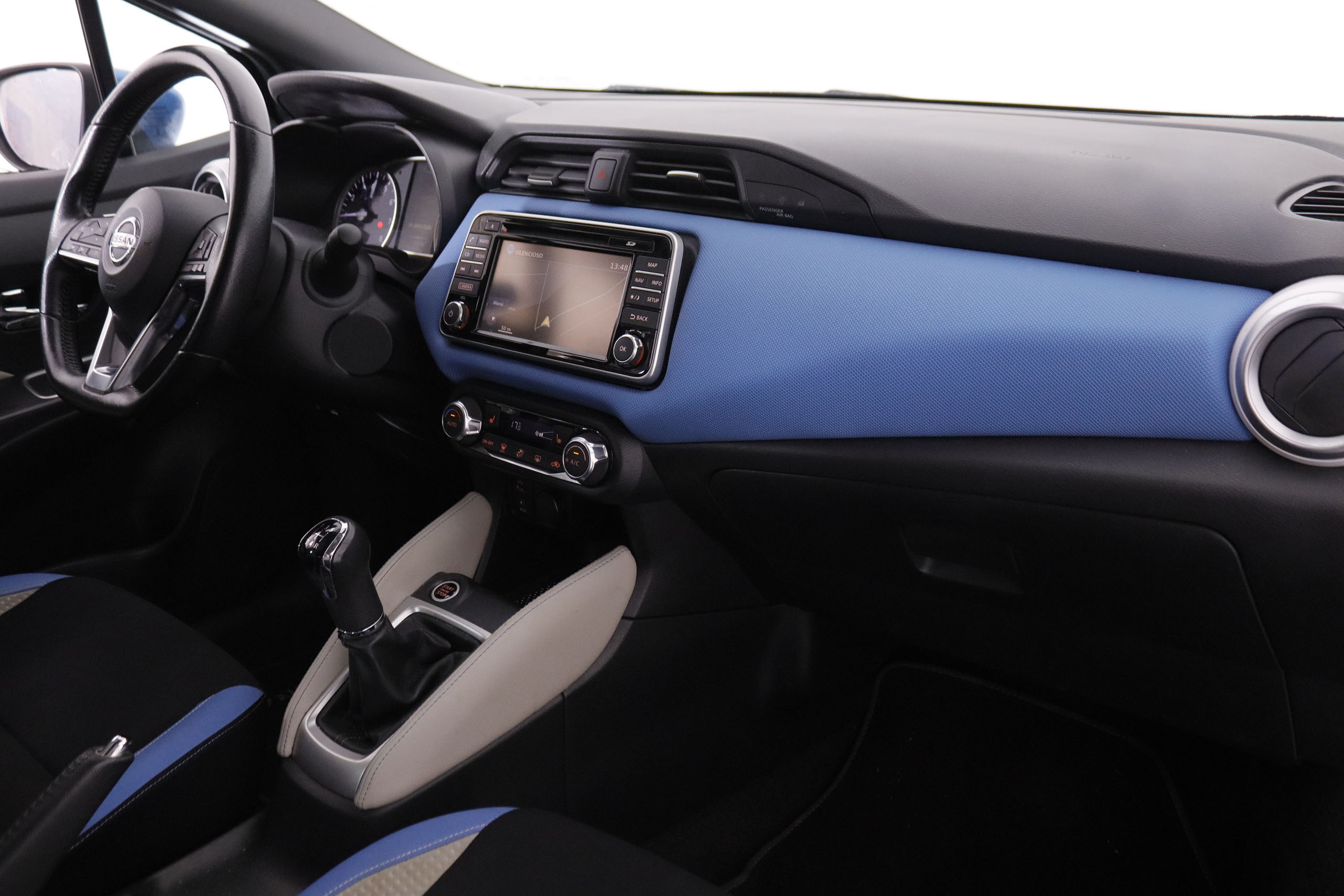 Nissan Micra 0.9 IG-T N-Connecta 90CV 5P # NAVY, PARKTRONIC foto 15