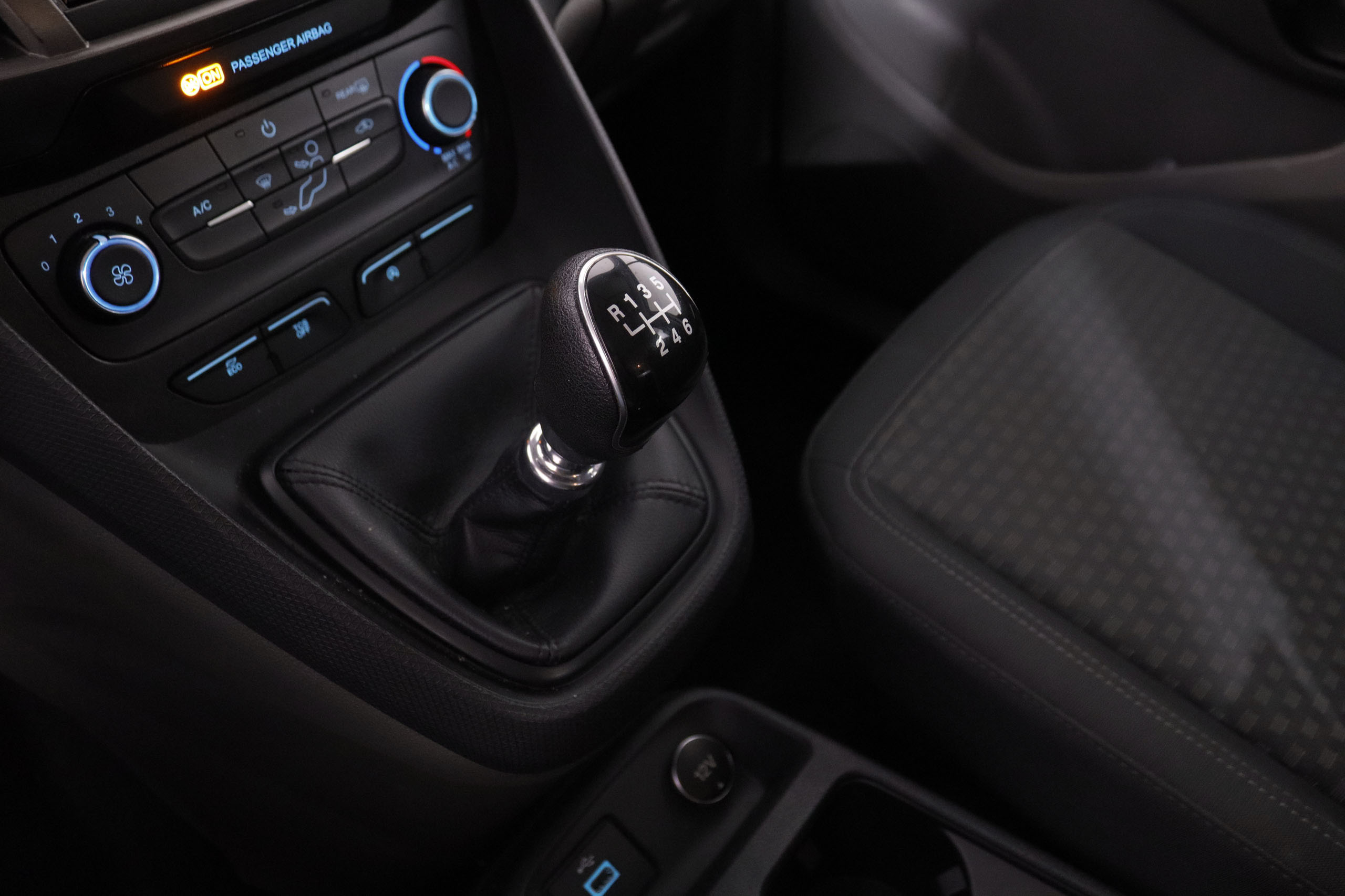 Ford Grand Tourneo 1.5 TDCI TREND 100CV 7 PLAZAS 5P # IVA DEDUCIBLE foto 19