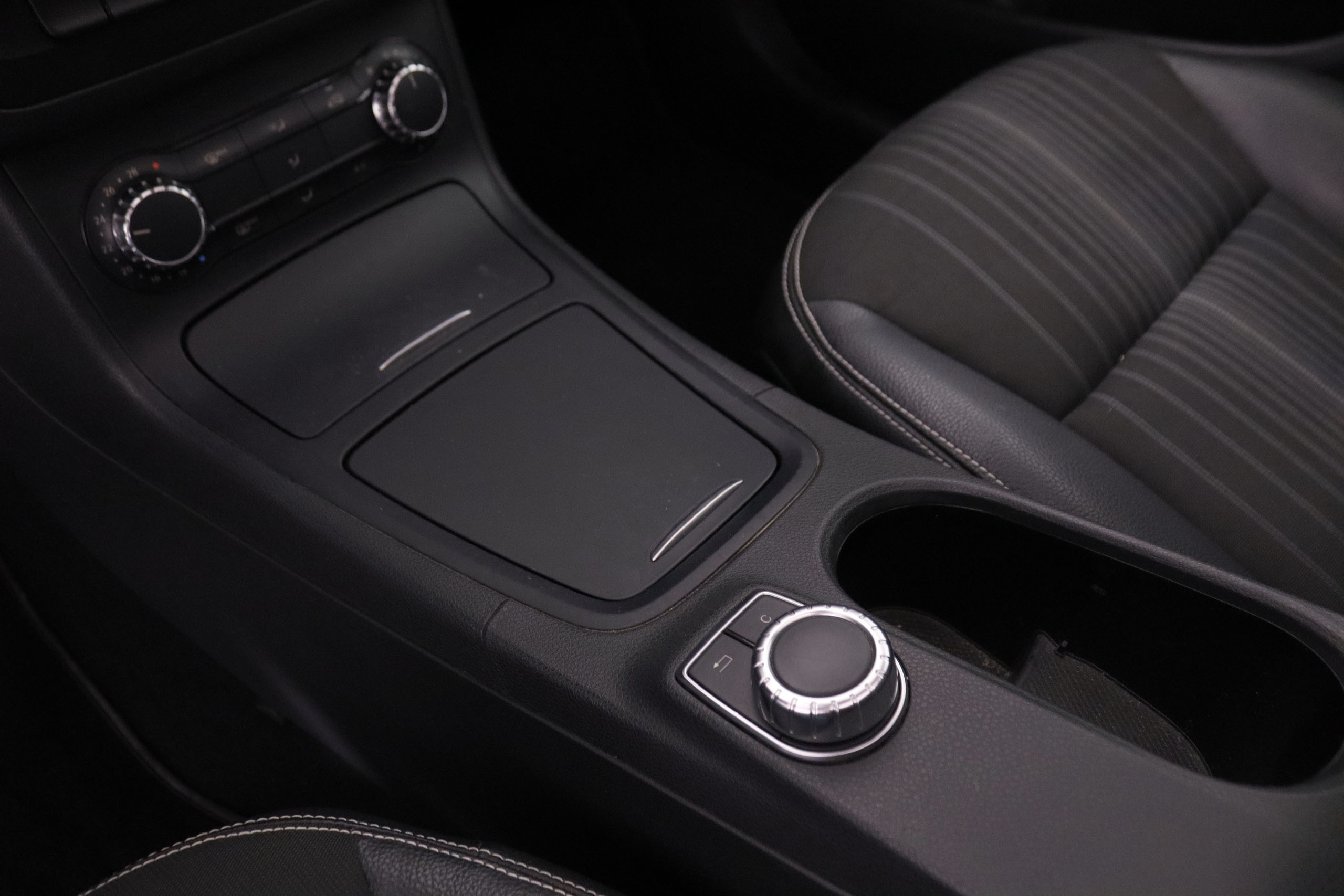 Mercedes-benz B 200 CLASE B B200D SPORT AUTO 136CV 5P # TECHO ELEC PANORAMICO, NAVY foto 24