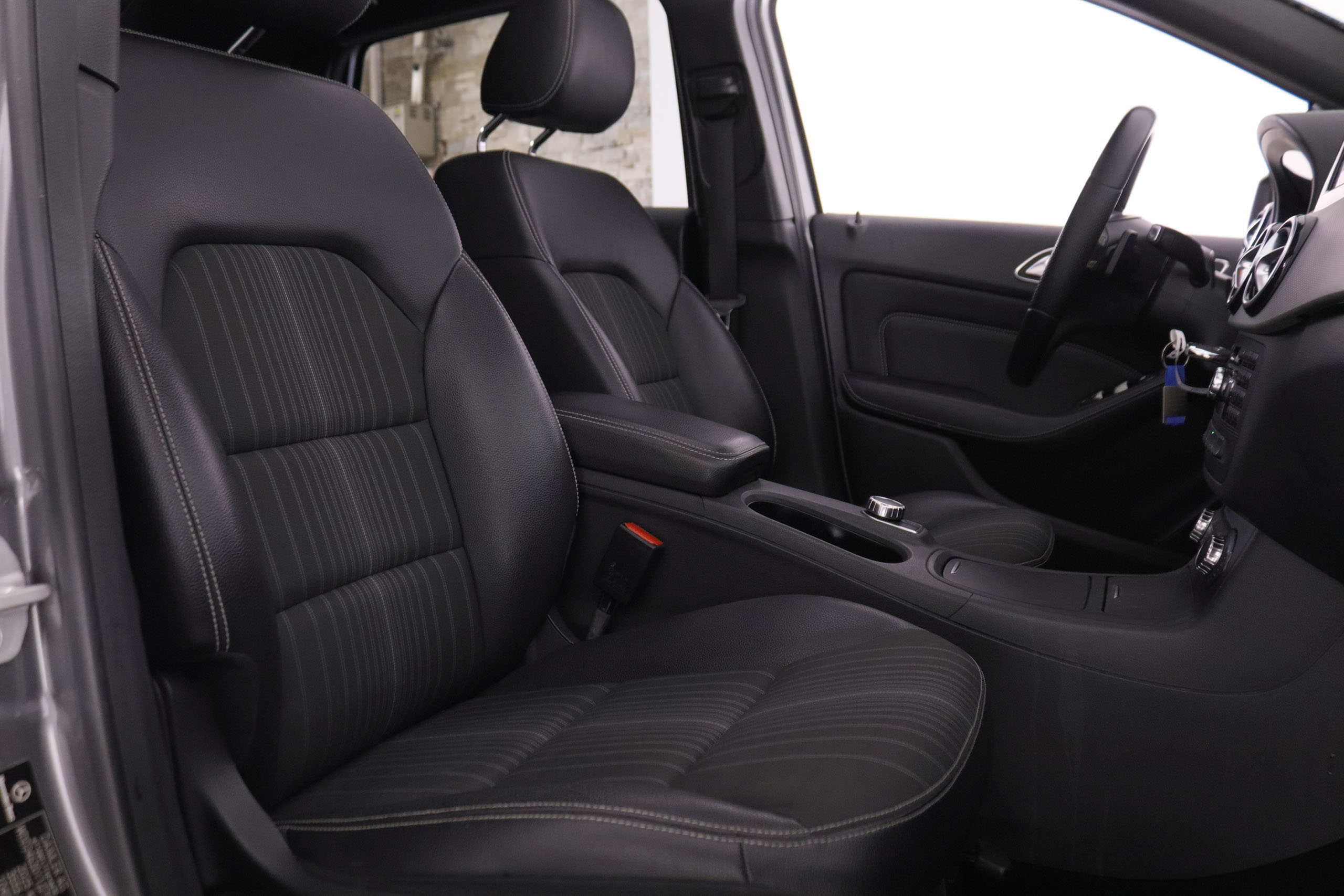 Mercedes-benz B 200 CLASE B B200D SPORT AUTO 136CV 5P # TECHO ELEC PANORAMICO, NAVY foto 26