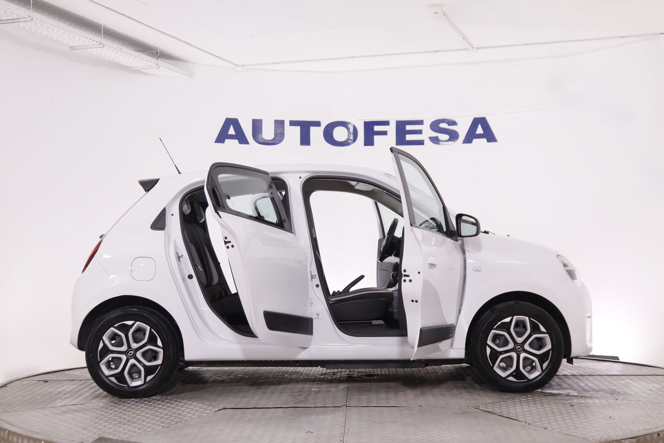 Renault Twingo ELECTRICO E-TECH EQUILIBRE AUTO 82CV 5P # IVA DEDUCIBLE foto 10