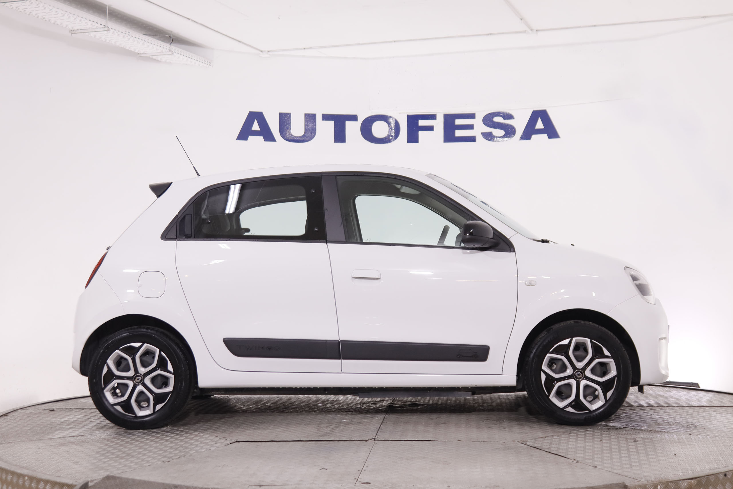Renault Twingo ELECTRICO E-TECH EQUILIBRE AUTO 82CV 5P # IVA DEDUCIBLE foto 11