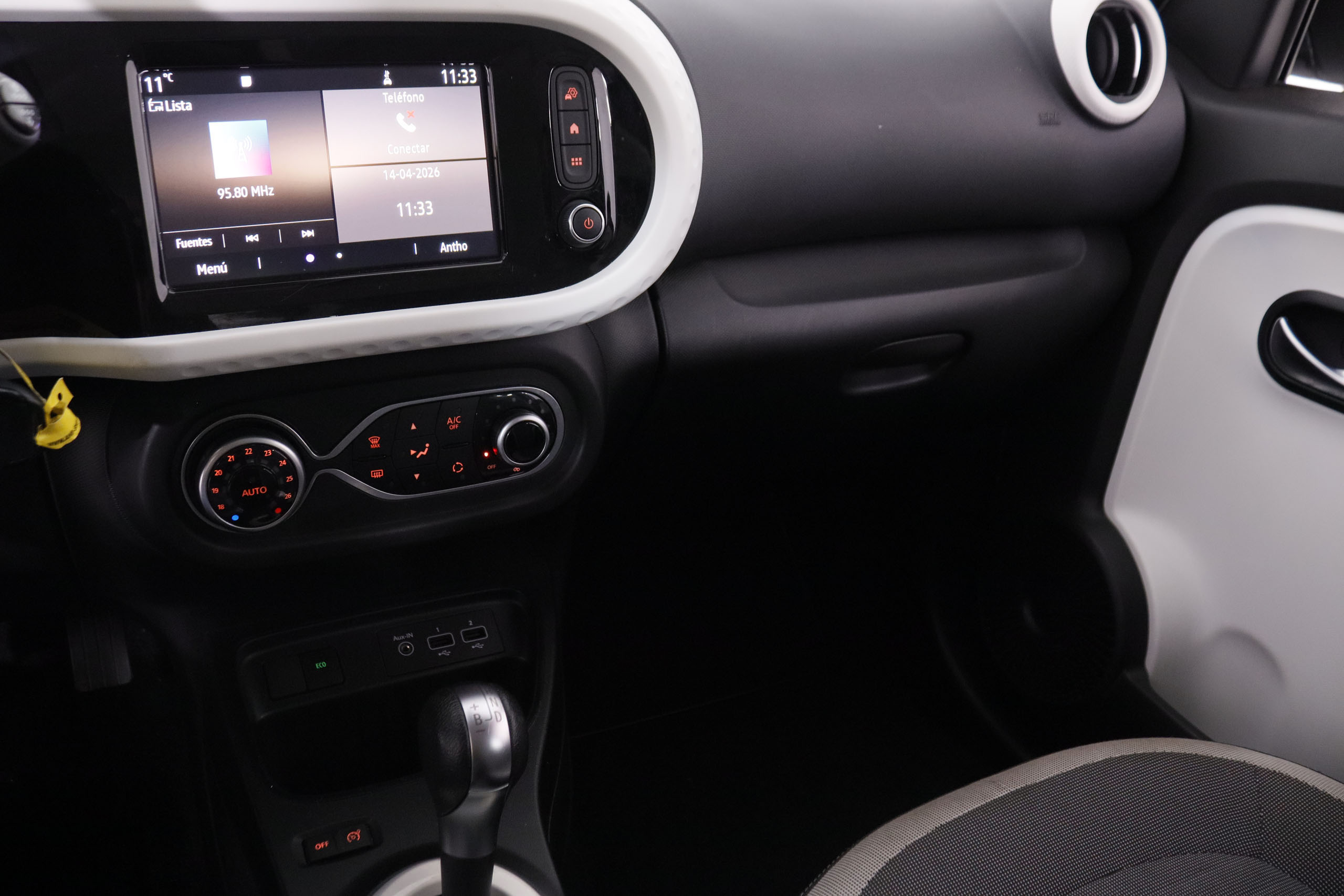 Renault Twingo ELECTRICO E-TECH EQUILIBRE AUTO 82CV 5P # IVA DEDUCIBLE foto 18