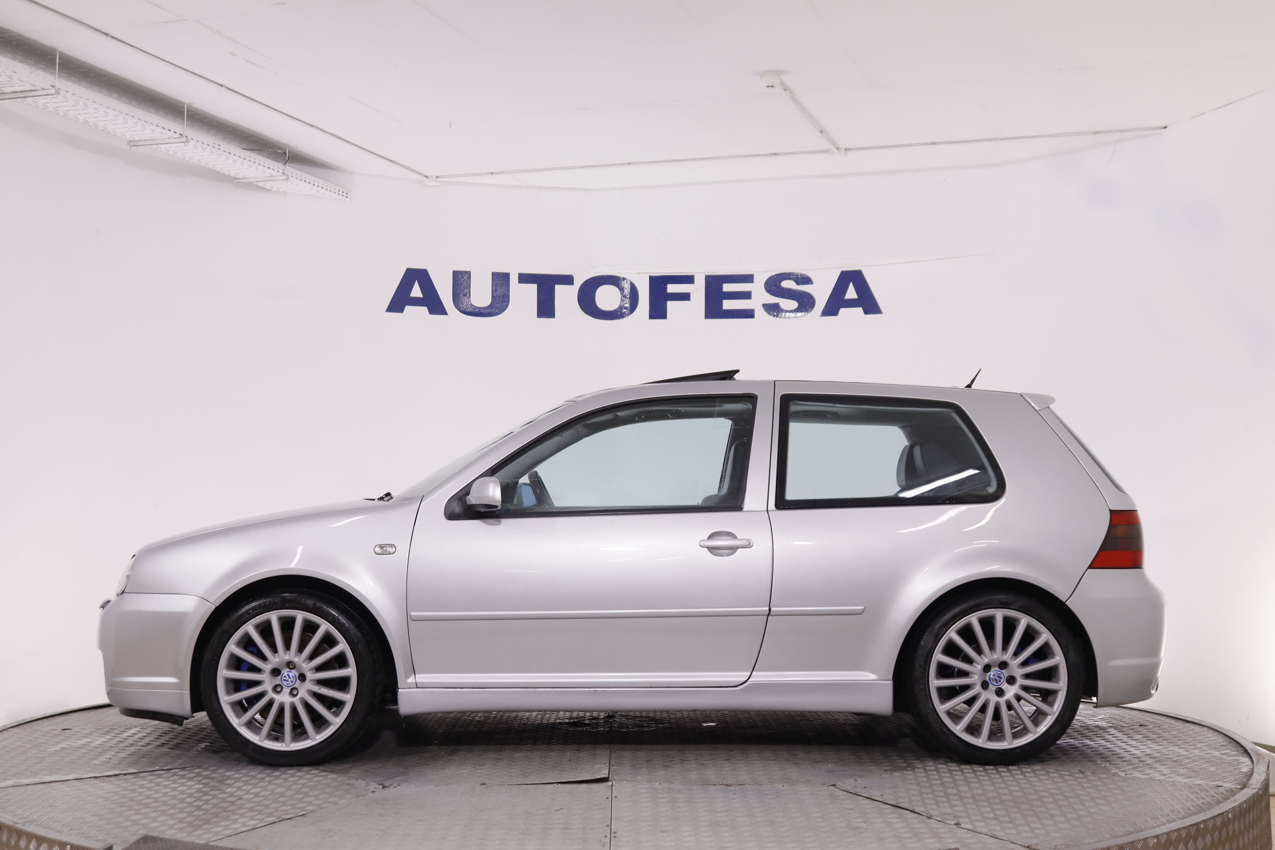 Volkswagen Golf R32 3.2 V6 240CV 4 MOTION 3P # TECHO ELE, CUERO,XENON foto 5