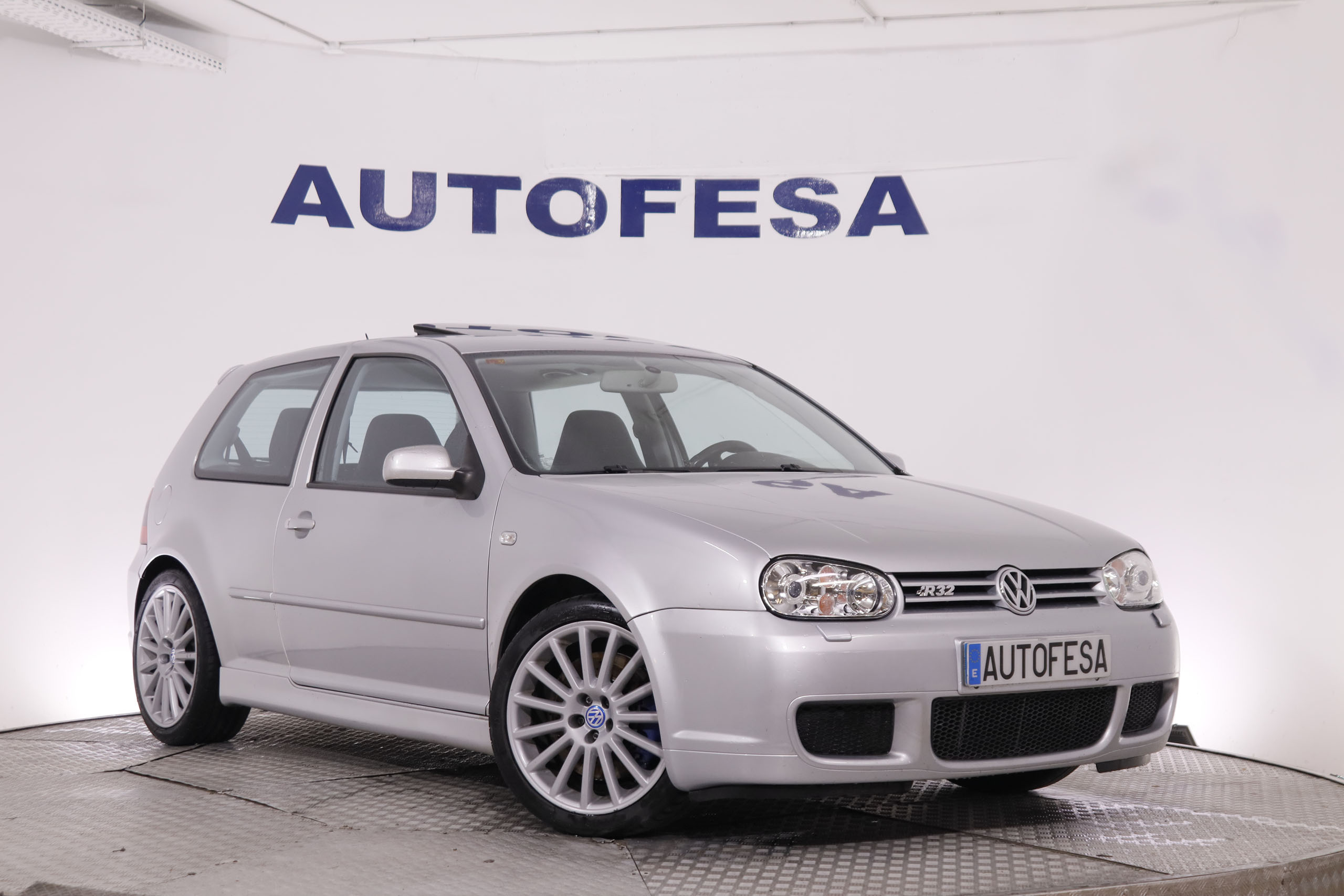 Volkswagen Golf R32 3.2 V6 240CV 4 MOTION 3P # TECHO ELE, CUERO,XENON foto 3