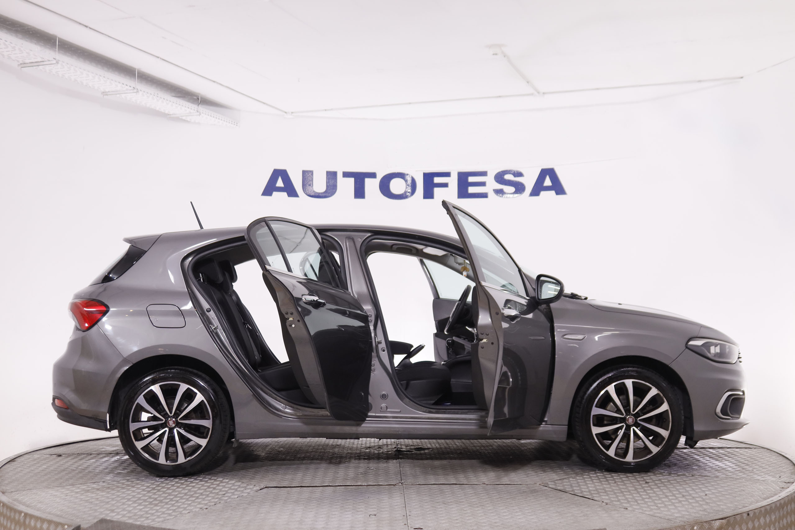 Fiat Tipo 1.6 D  MJET LOUNGE 120CV 5P # NAVY, PARKTRONIC foto 11