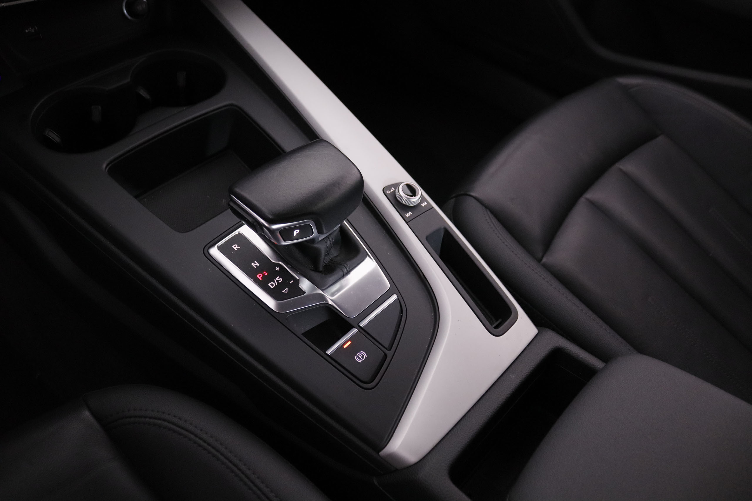 Audi A5 30TDI SPORTBACK AUTO 136CV 5P # IVA DEDUCIBLE, CUERO, NAVY, PARKTRONIC foto 26