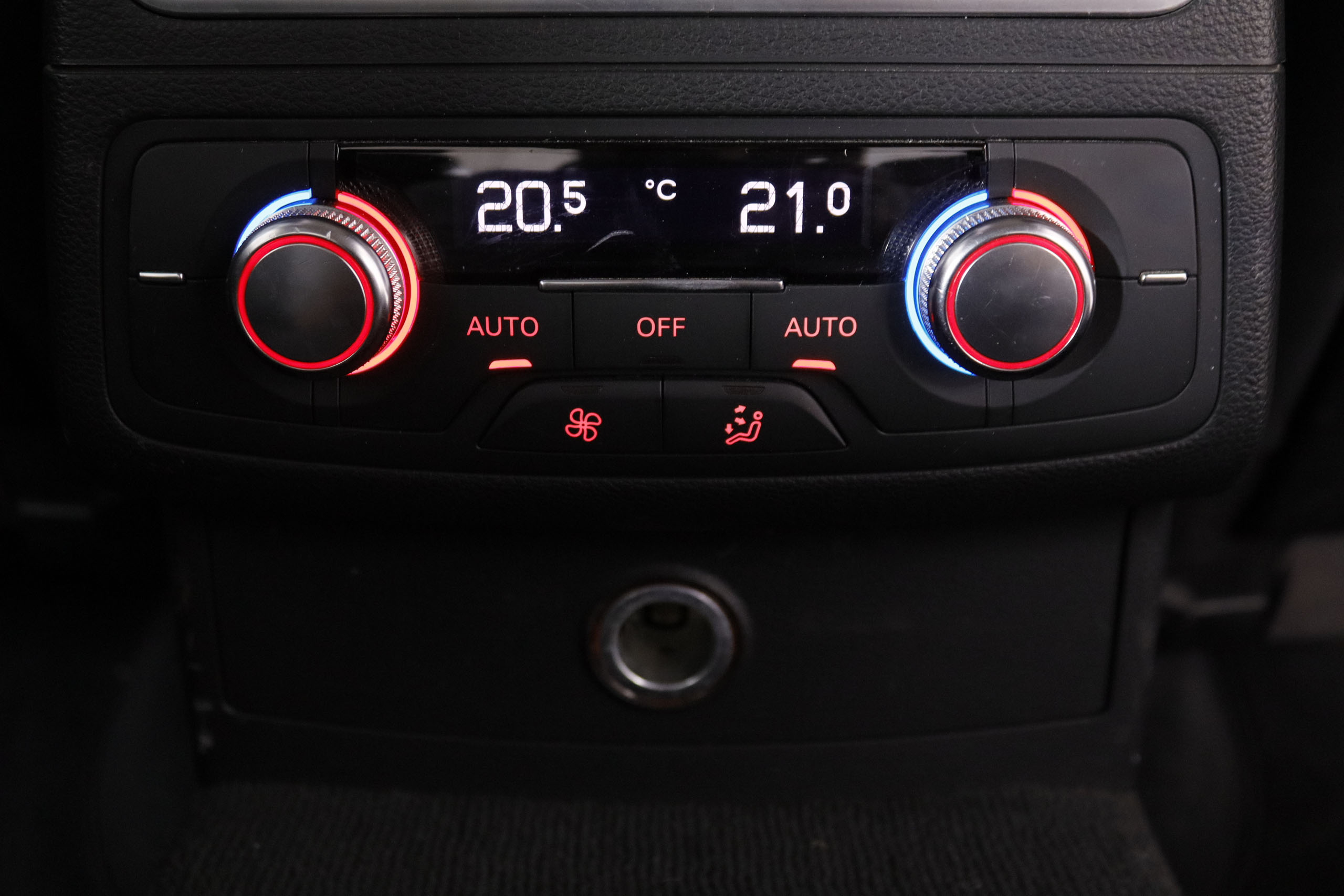 Audi A6 2.0 TDI 177CV 4P # CUERO, NAVY, PARKTRONIC foto 20