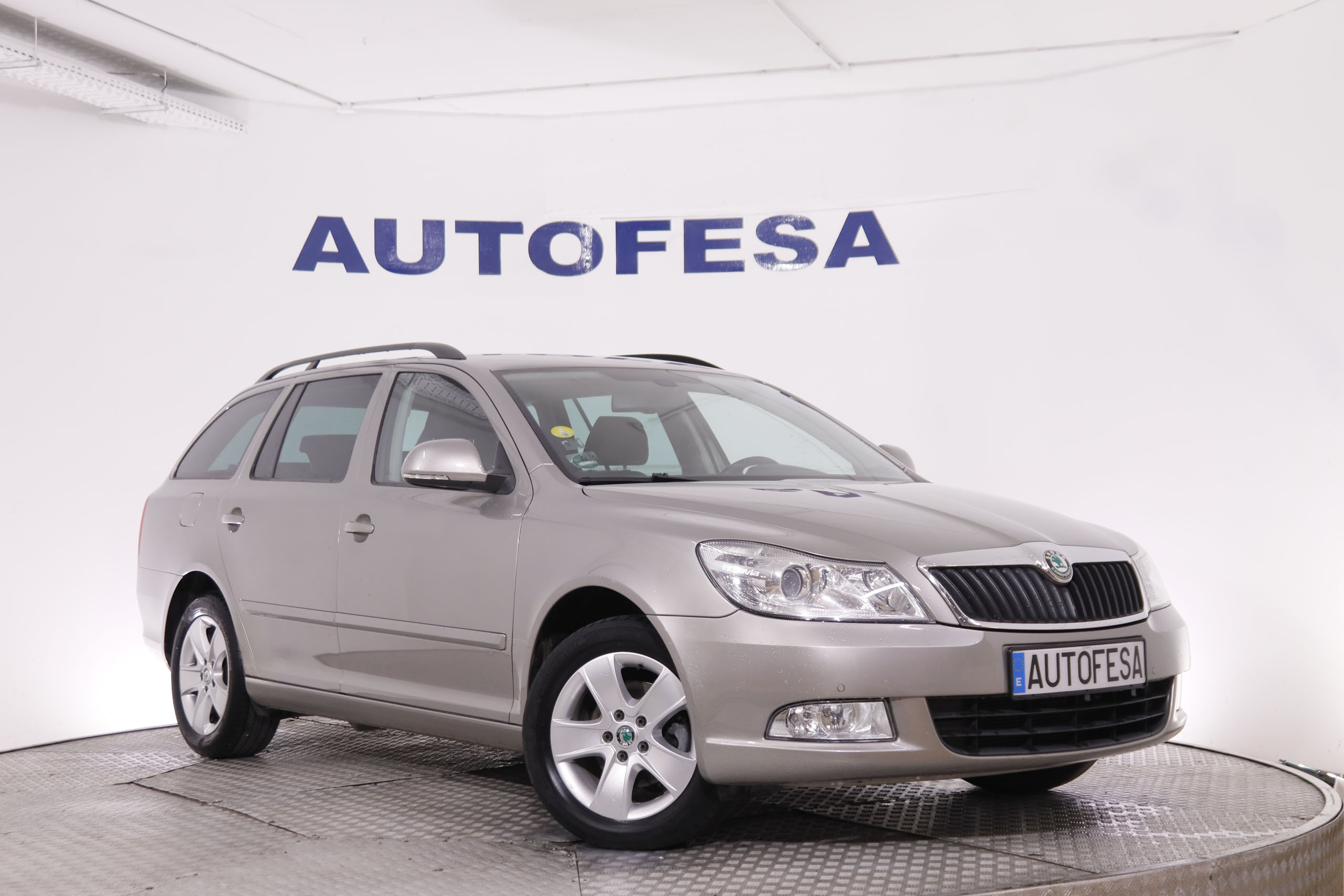 Skoda Octavia 1.6 TDI COMBI 105CV 5P # NAVY, PARKTRONIC foto 3