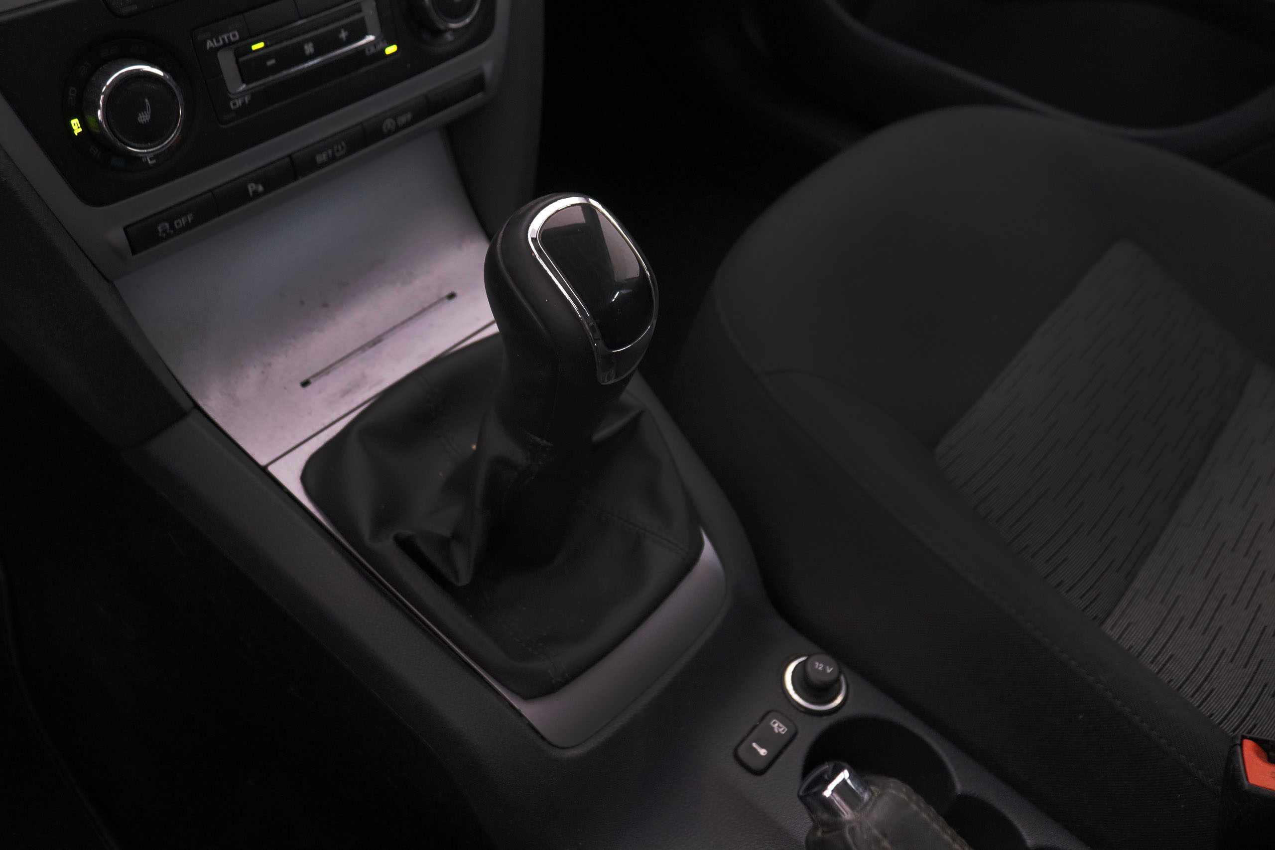 Skoda Octavia 1.6 TDI COMBI 105CV 5P # NAVY, PARKTRONIC foto 22