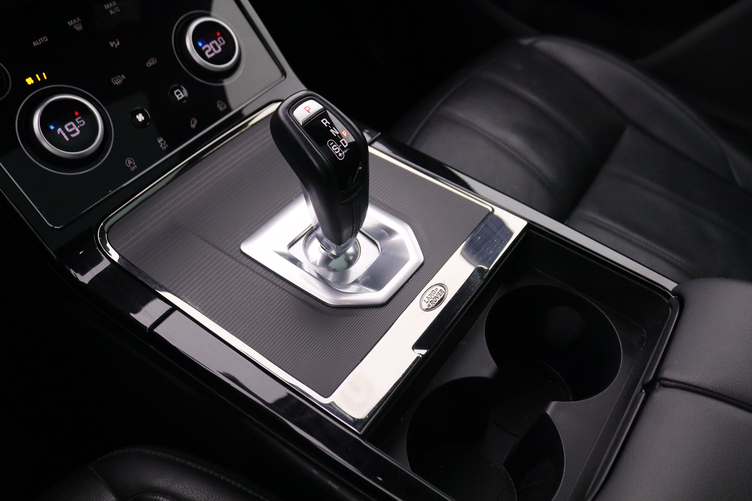 Land Rover Range Rover Evoque 2.0D MHEV R-DYNAMIC 4X4 AUTO 163CV 5P # IVA DEDUCIBLE, OPCIONES POR 2973€, CUERO, TECHO PANORAMICO foto 29