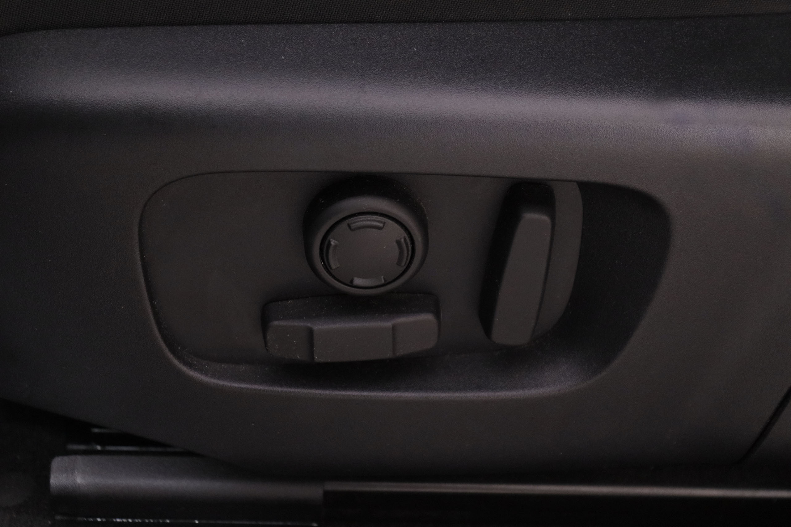 Land Rover Range Rover Evoque 2.0D MHEV R-DYNAMIC 4X4 AUTO 163CV 5P # IVA DEDUCIBLE, OPCIONES POR 2973€, CUERO, TECHO PANORAMICO foto 32