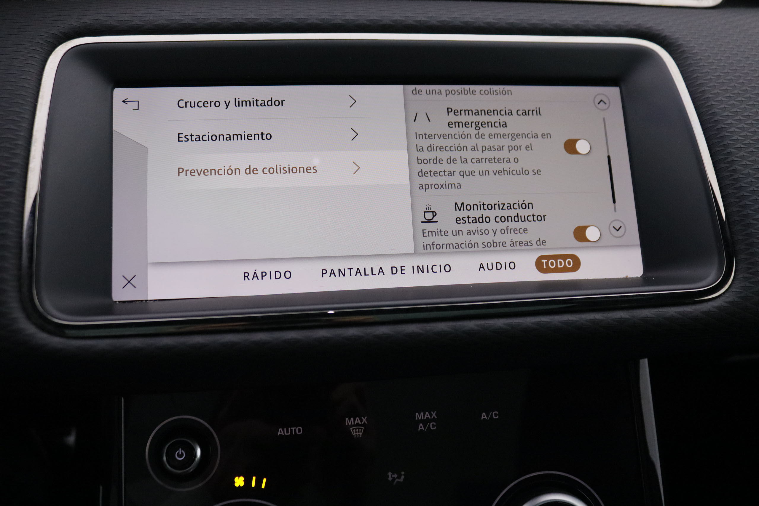 Land Rover Range Rover Evoque 2.0D MHEV R-DYNAMIC 4X4 AUTO 163CV 5P # IVA DEDUCIBLE, OPCIONES POR 2973€, CUERO, TECHO PANORAMICO foto 26