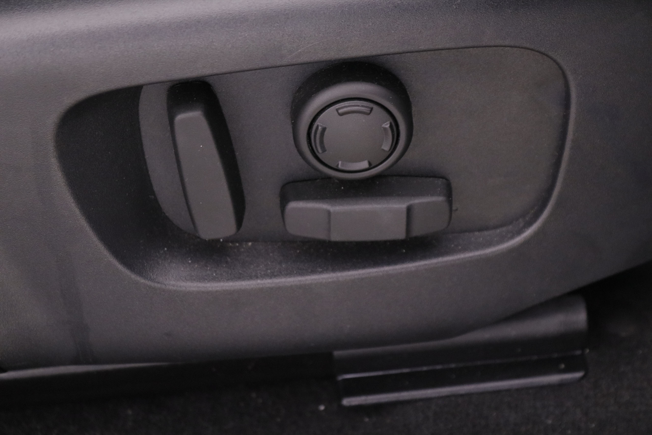 Land Rover Range Rover Evoque 2.0D MHEV R-DYNAMIC 4X4 AUTO 163CV 5P # IVA DEDUCIBLE, OPCIONES POR 2973€, CUERO, TECHO PANORAMICO foto 34