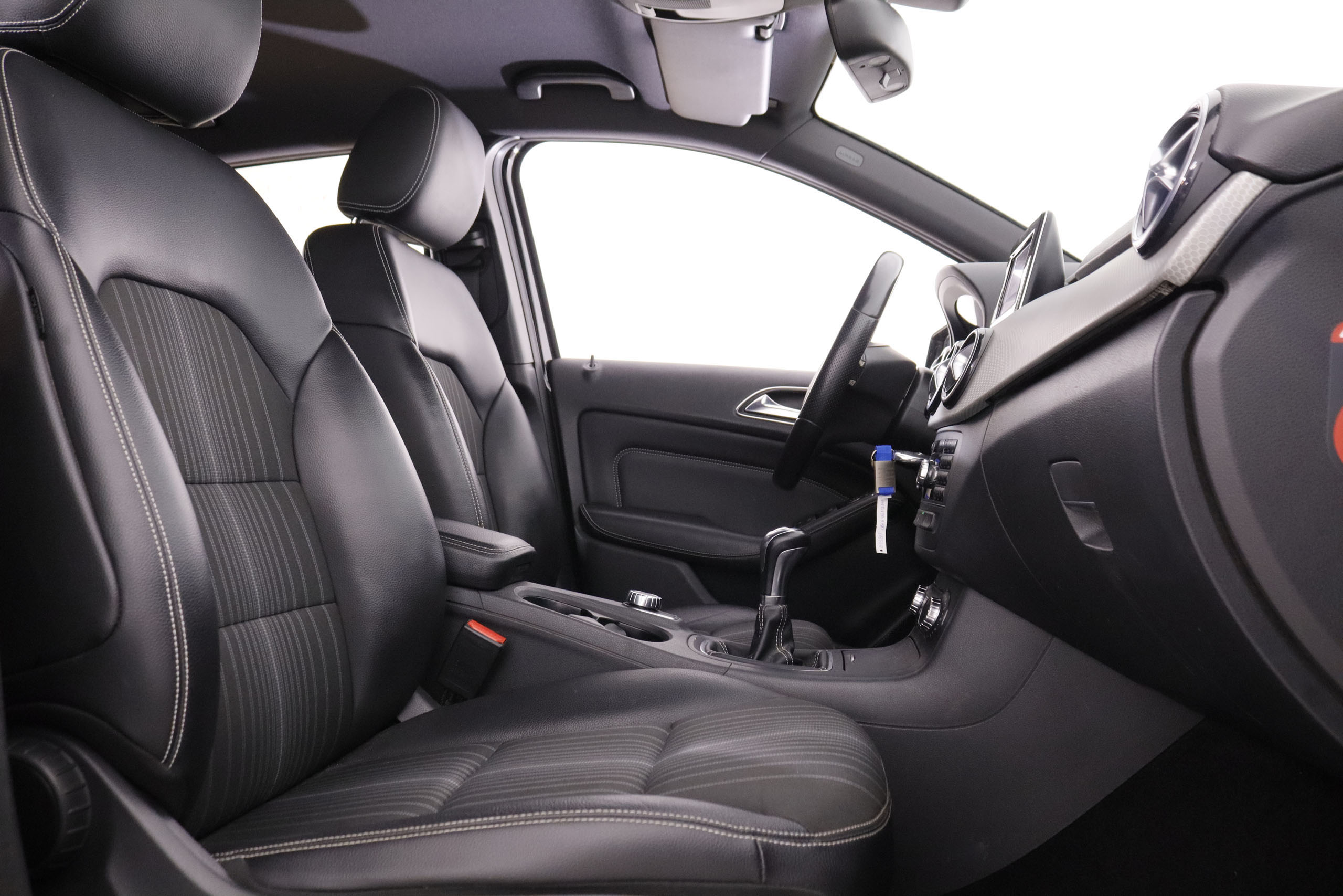 Mercedes-benz B 180 CLASE B B180D 109CV 5P # NAVY, PARKTRONIC foto 22