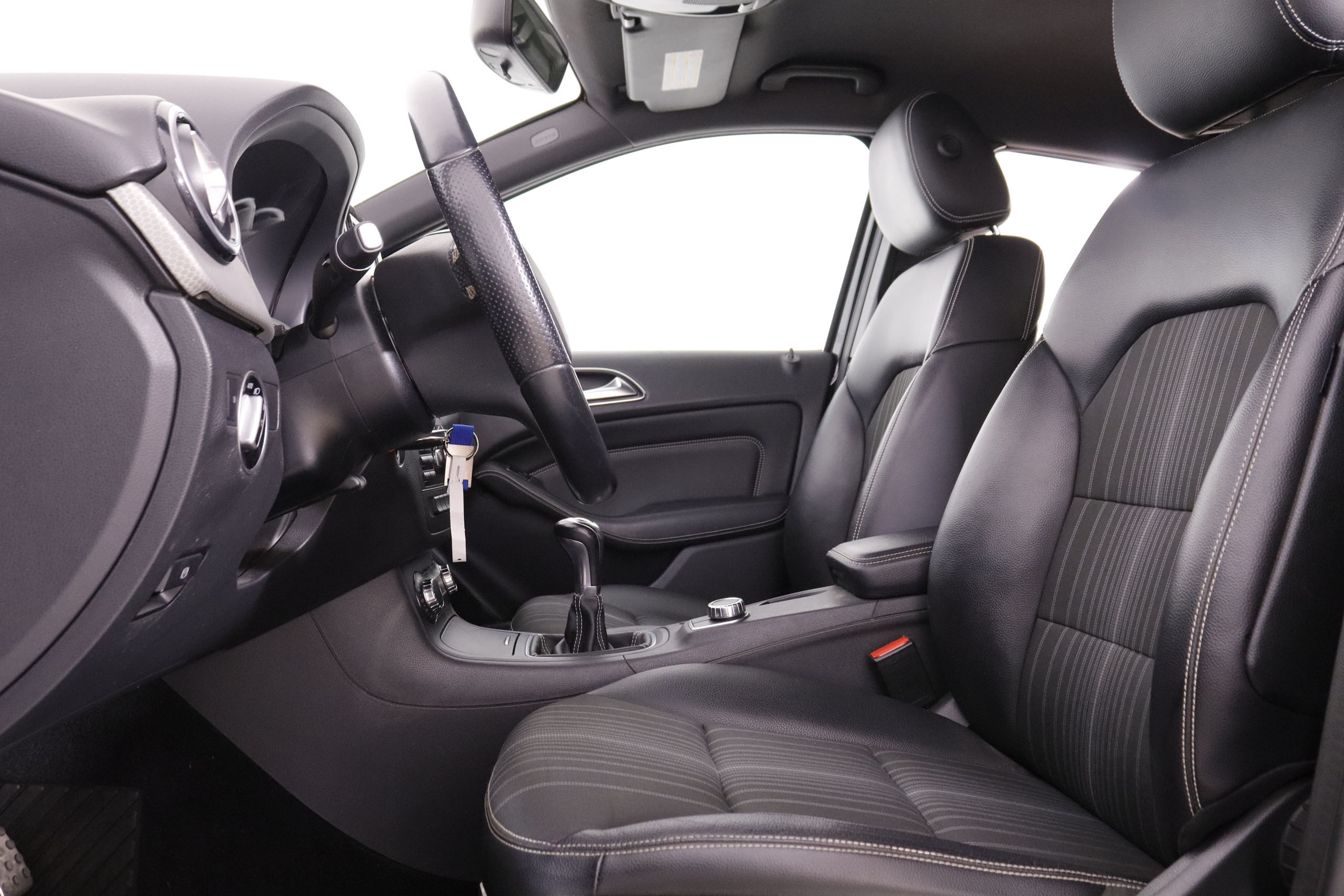 Mercedes-benz B 180 CLASE B B180D 109CV 5P # NAVY, PARKTRONIC foto 21