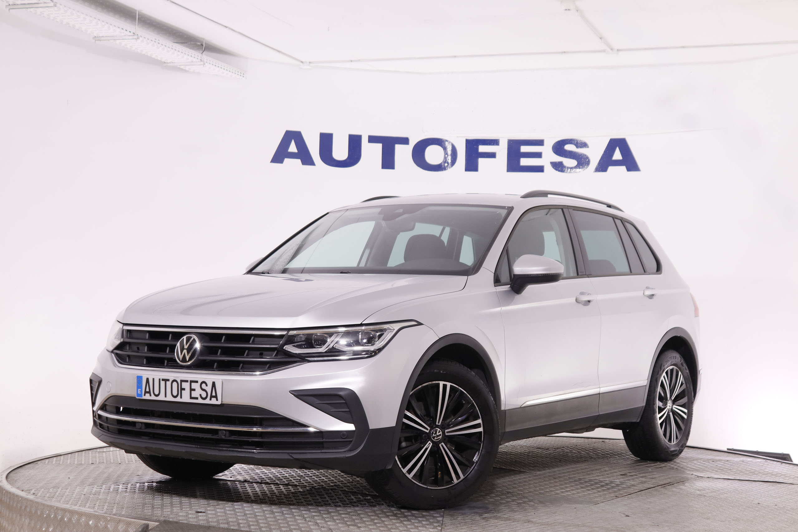 Volkswagen Tiguan 2.0 TDI LIFE 150CV 5P # IVA DEDUCIBLE, NAVY, PARKTRONIC foto 1