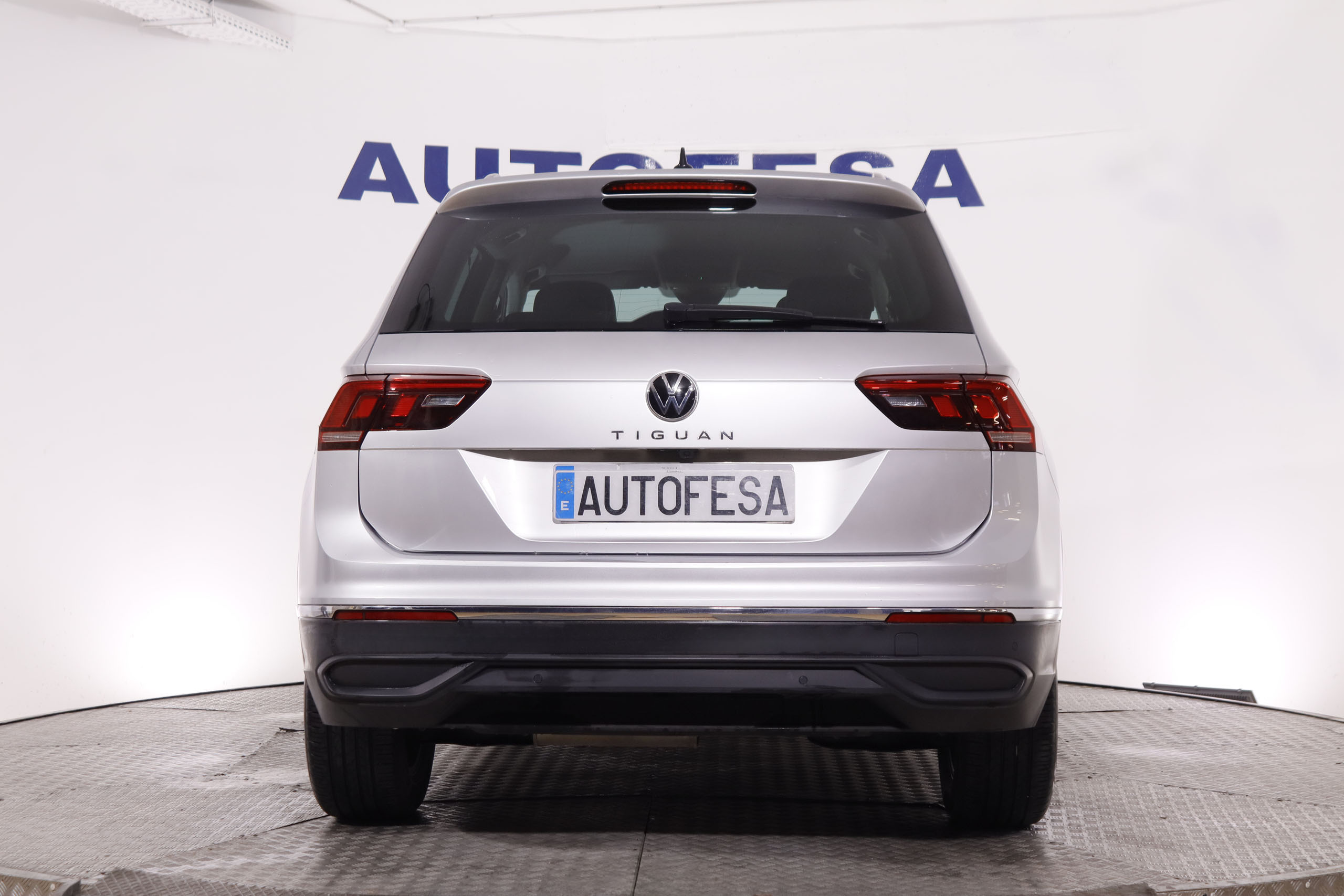 Volkswagen Tiguan 2.0 TDI LIFE 150CV 5P # IVA DEDUCIBLE, NAVY, PARKTRONIC foto 6