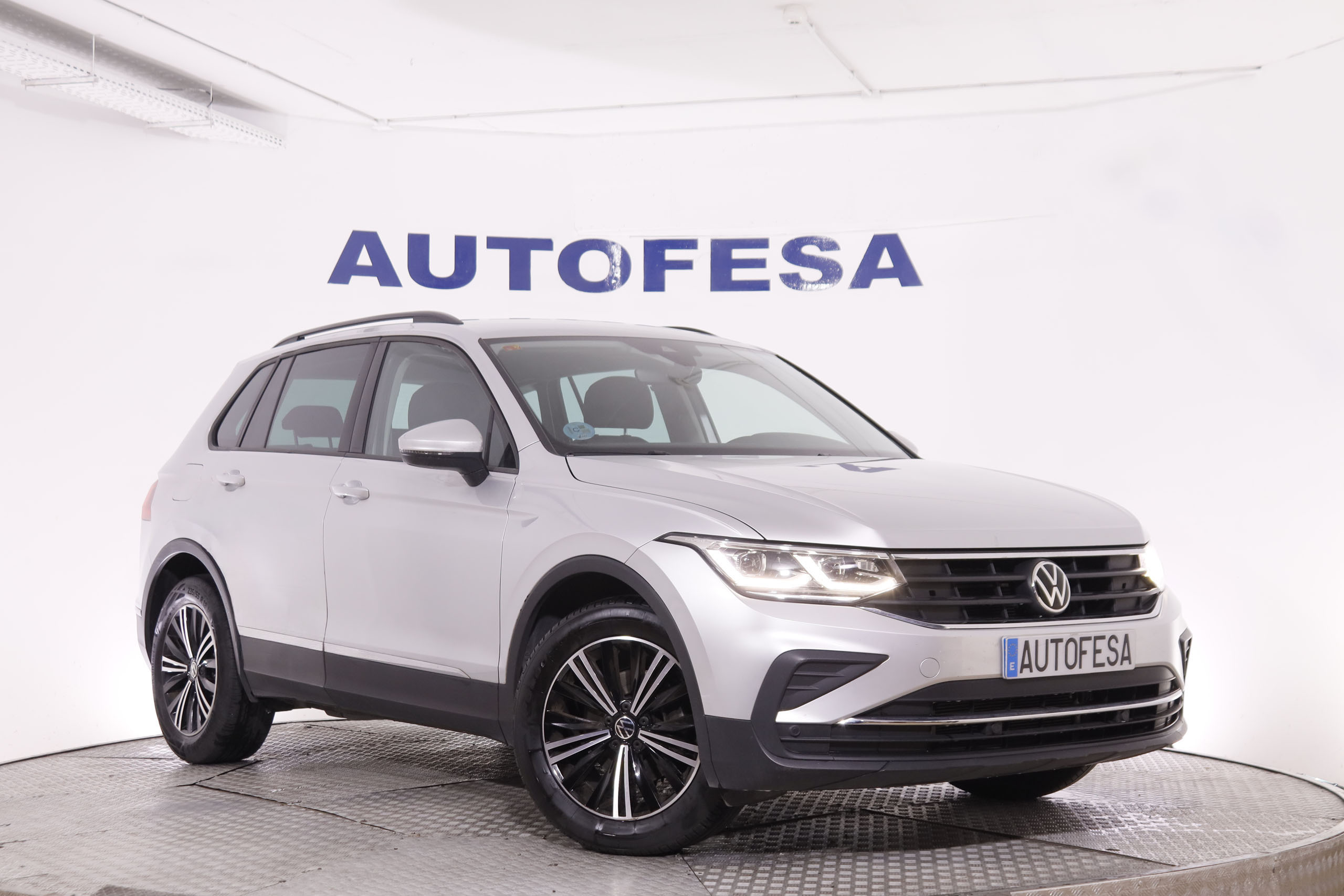 Volkswagen Tiguan 2.0 TDI LIFE 150CV 5P # IVA DEDUCIBLE, NAVY, PARKTRONIC foto 3