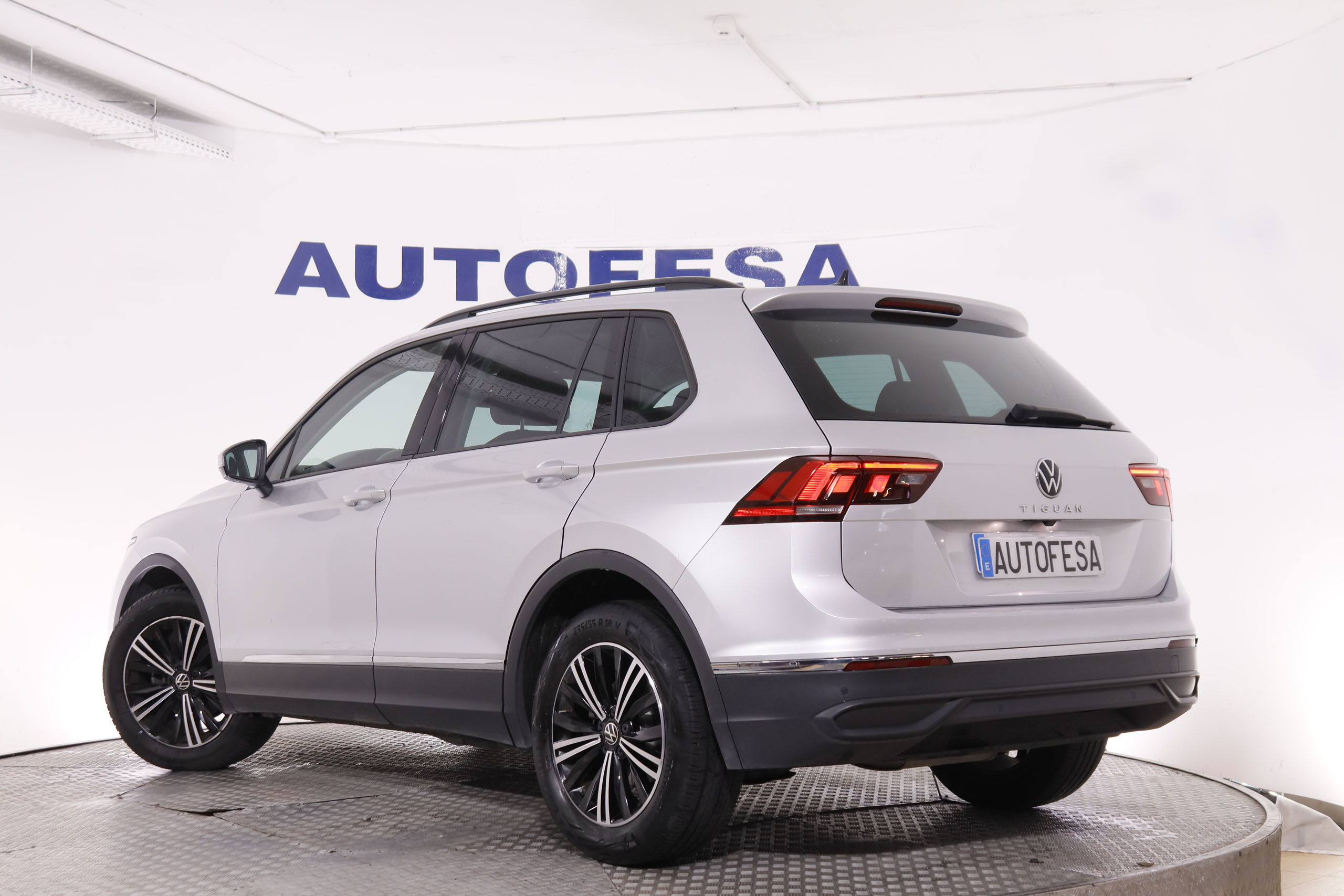 Volkswagen Tiguan 2.0 TDI LIFE 150CV 5P # IVA DEDUCIBLE, NAVY, PARKTRONIC foto 5